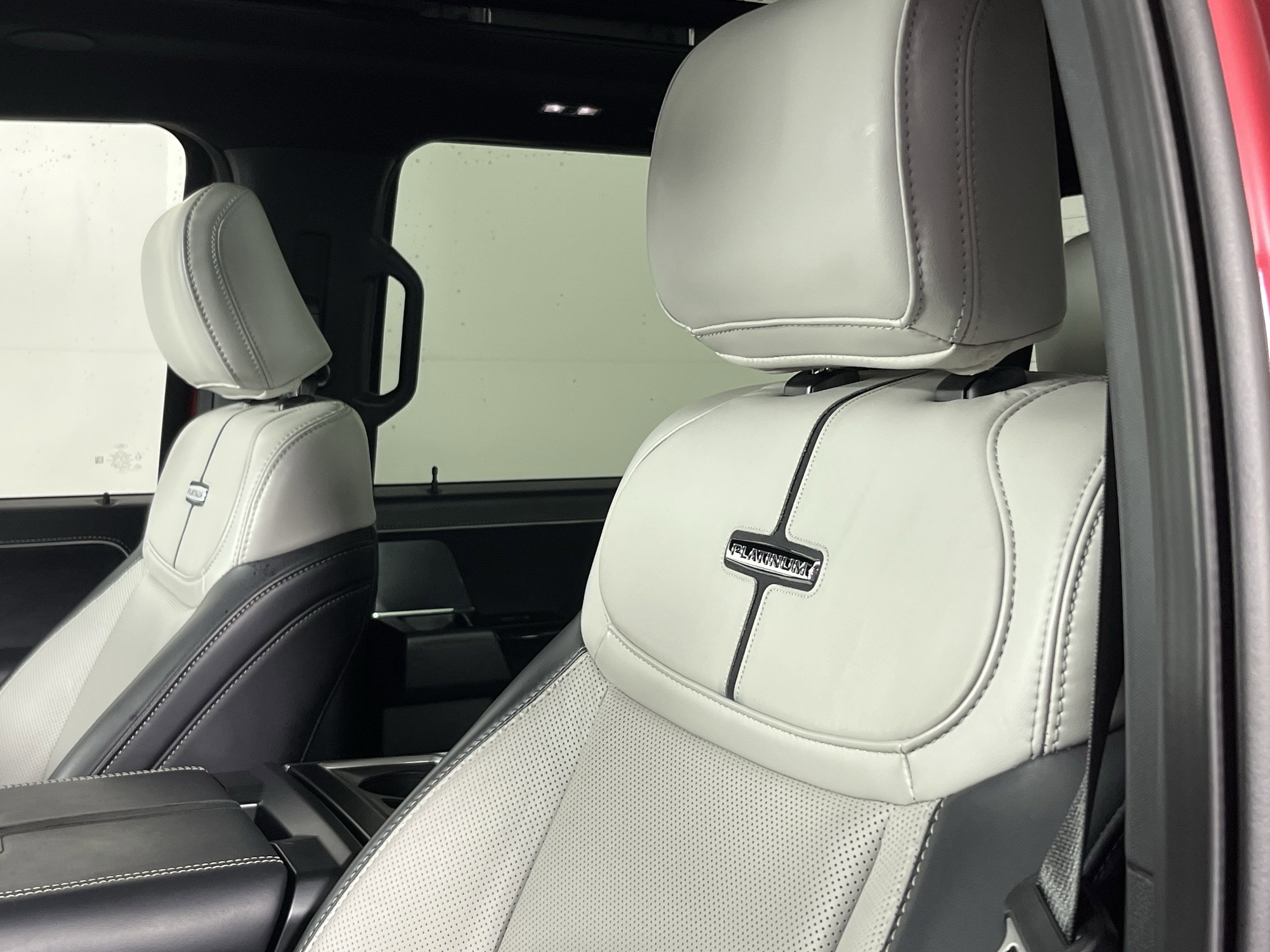 2025 Ford F-150 Lightning Platinum