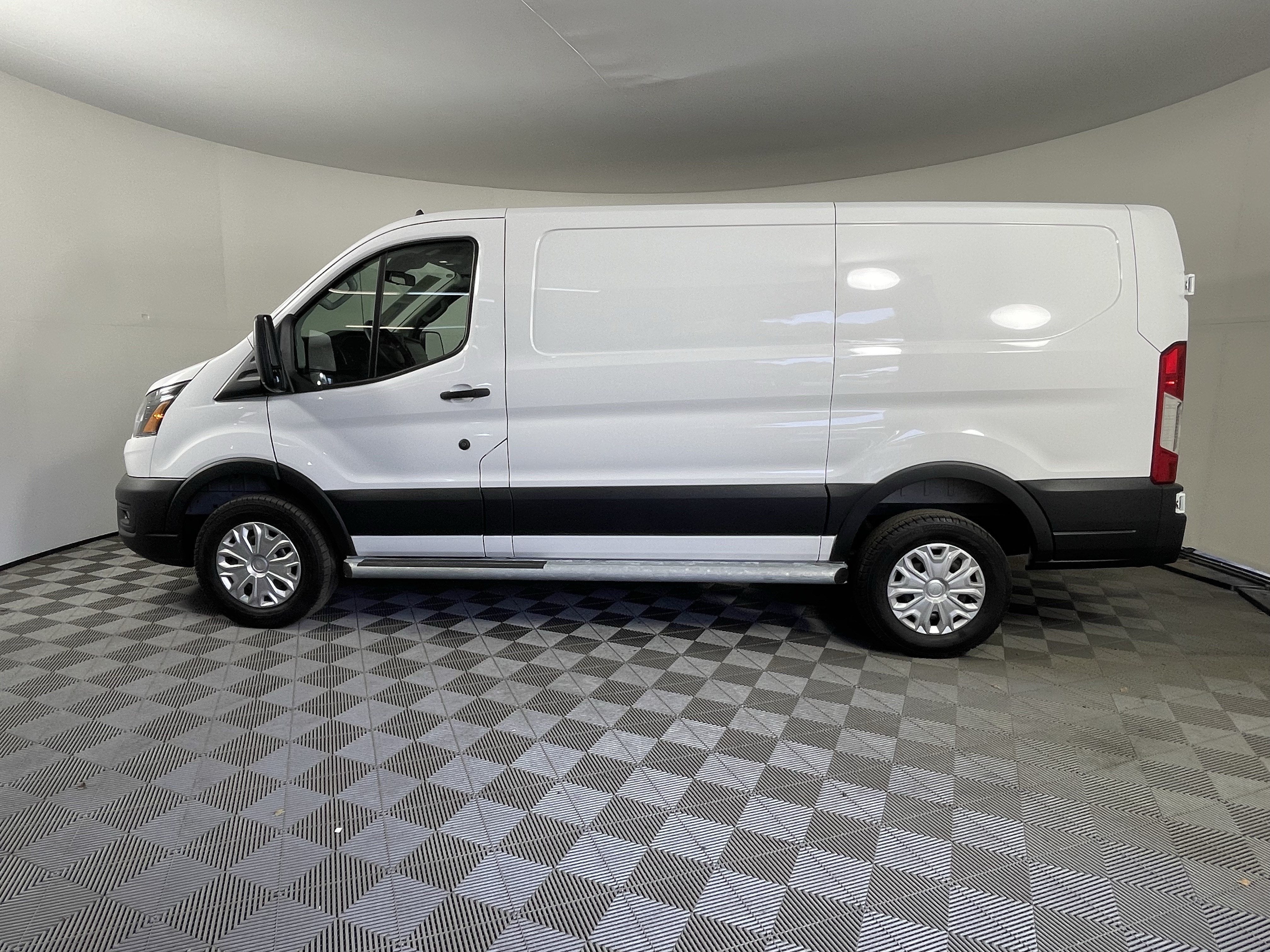 2025 Ford Transit Cargo Van Base