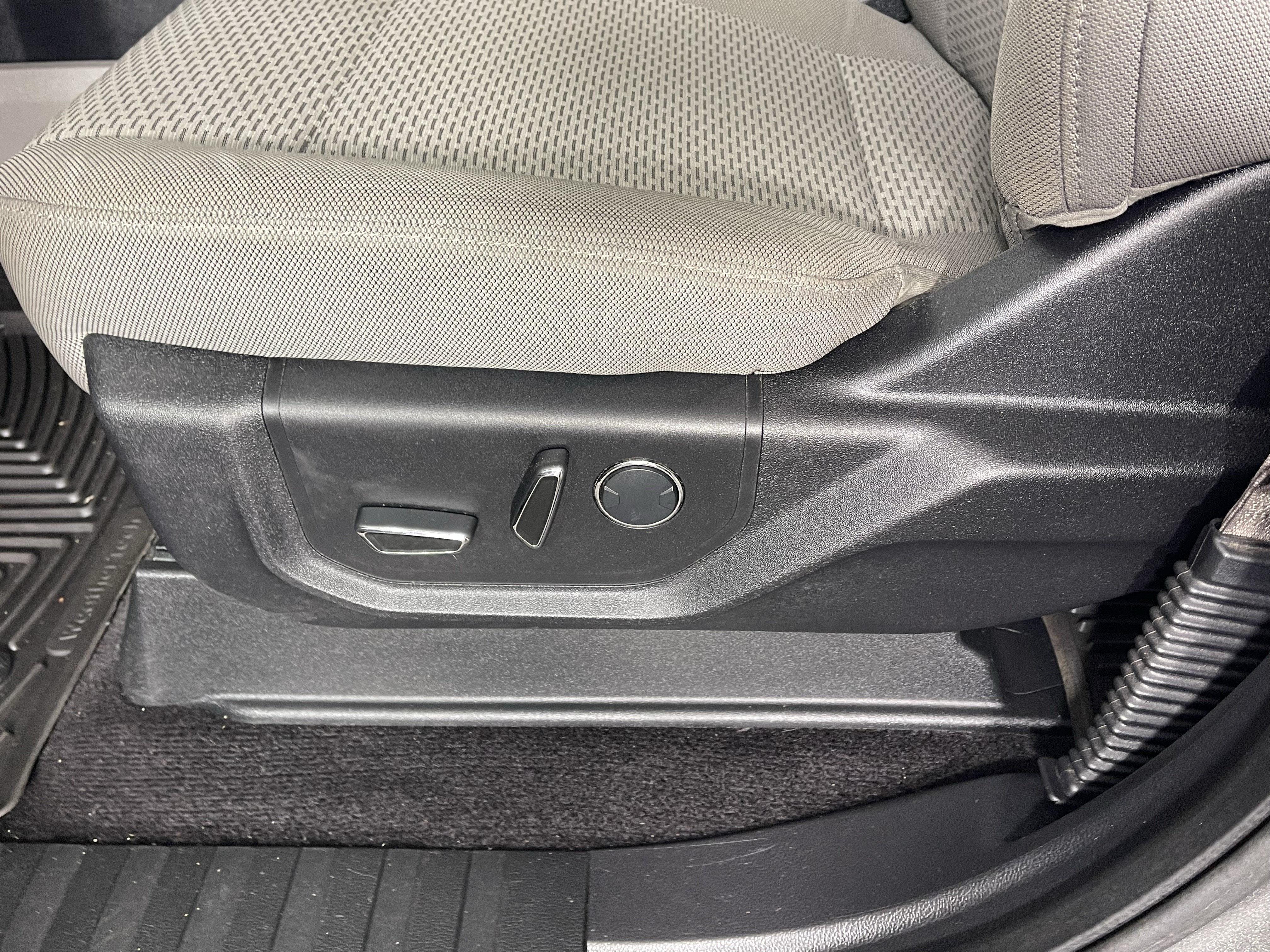 2016 Ford F-150 Base