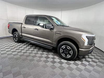 2022 Ford F-150 Lightning Base