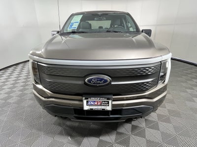 2022 Ford F-150 Lightning Base