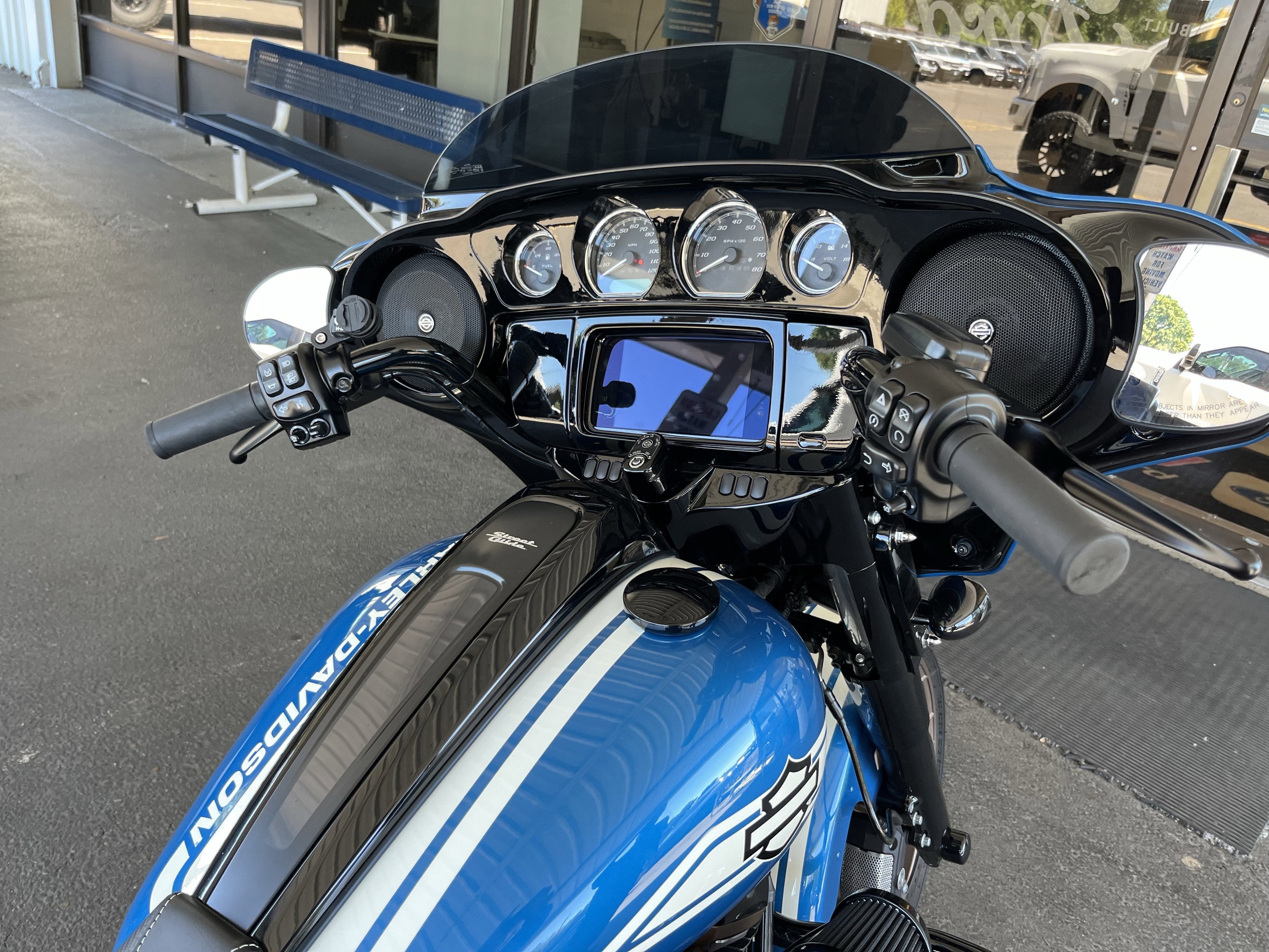 2023 harley street glide Base
