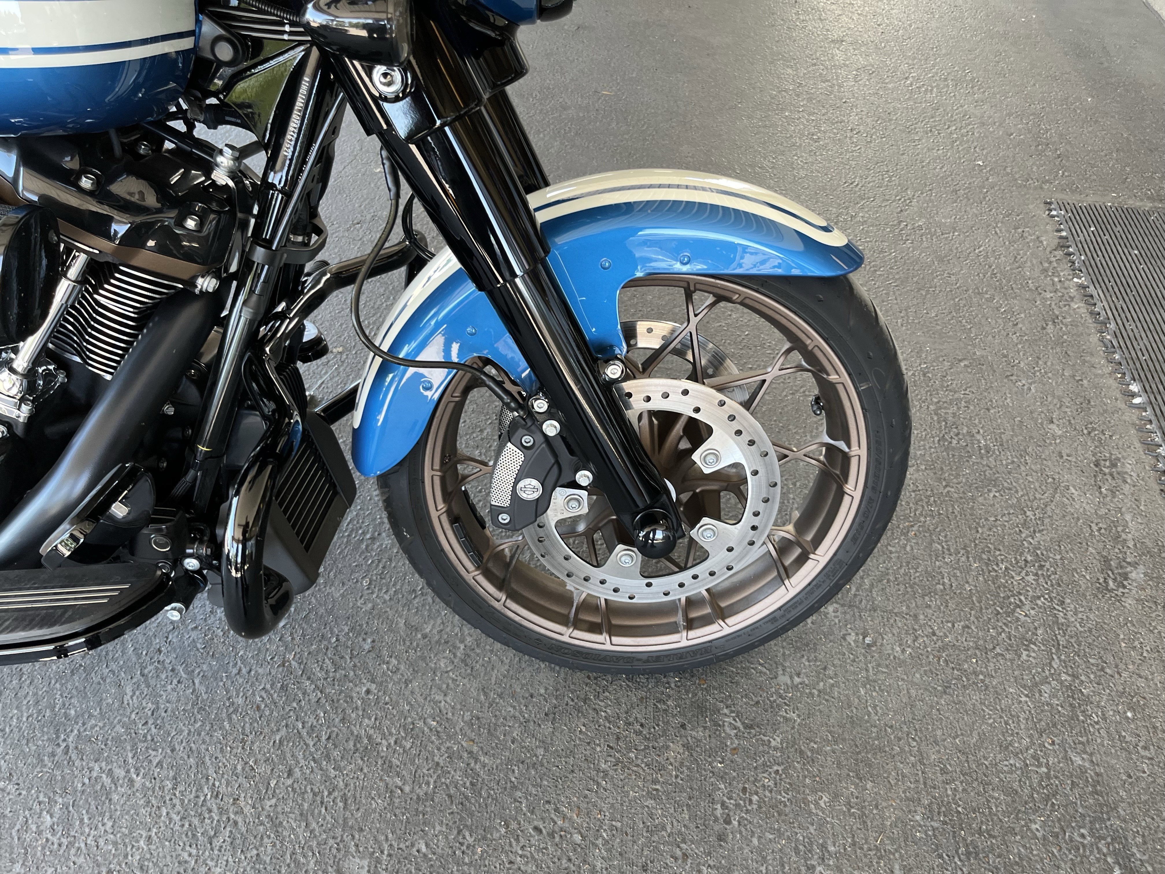 2023 harley street glide Base