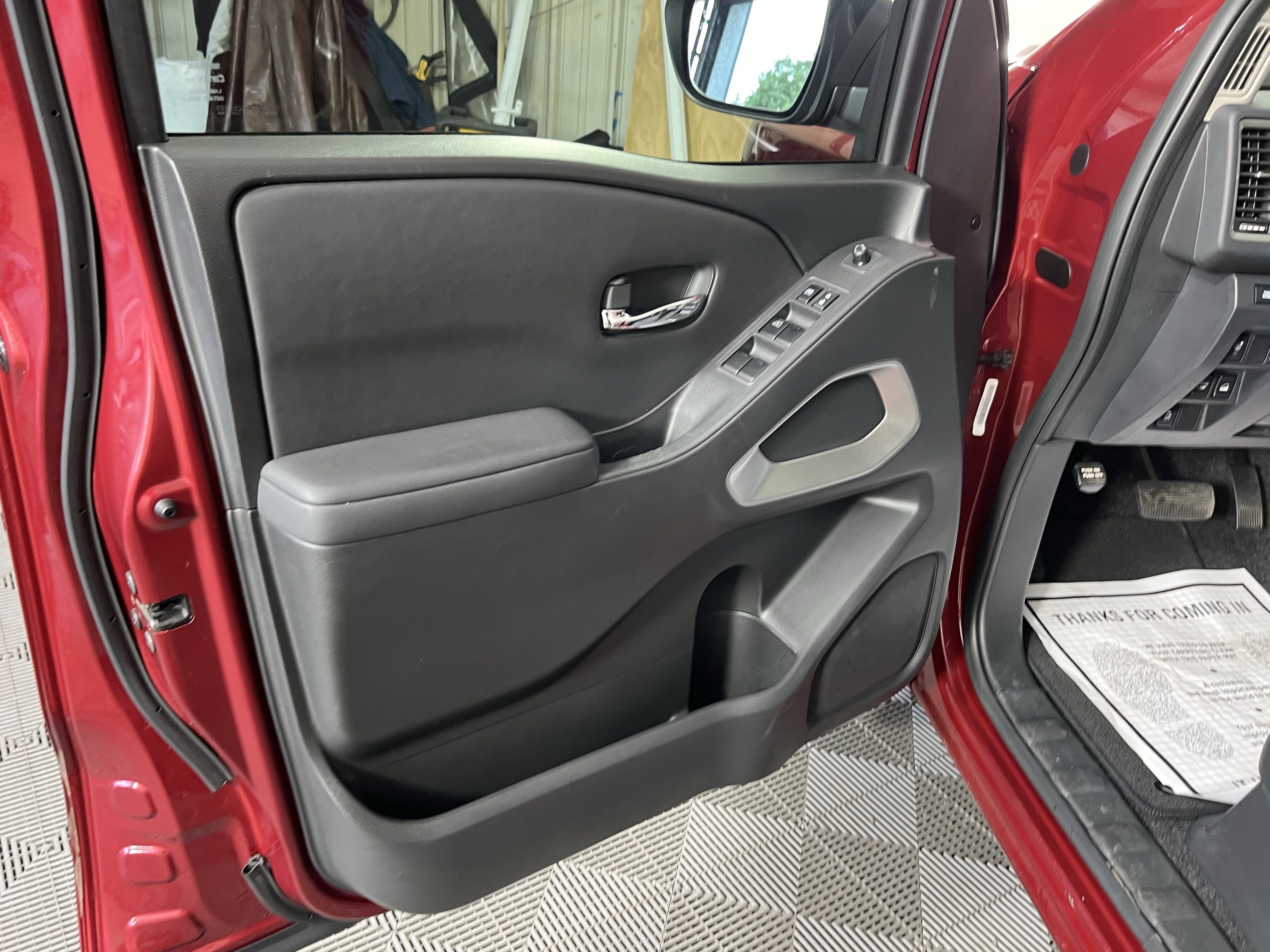 2022 Nissan Frontier SV