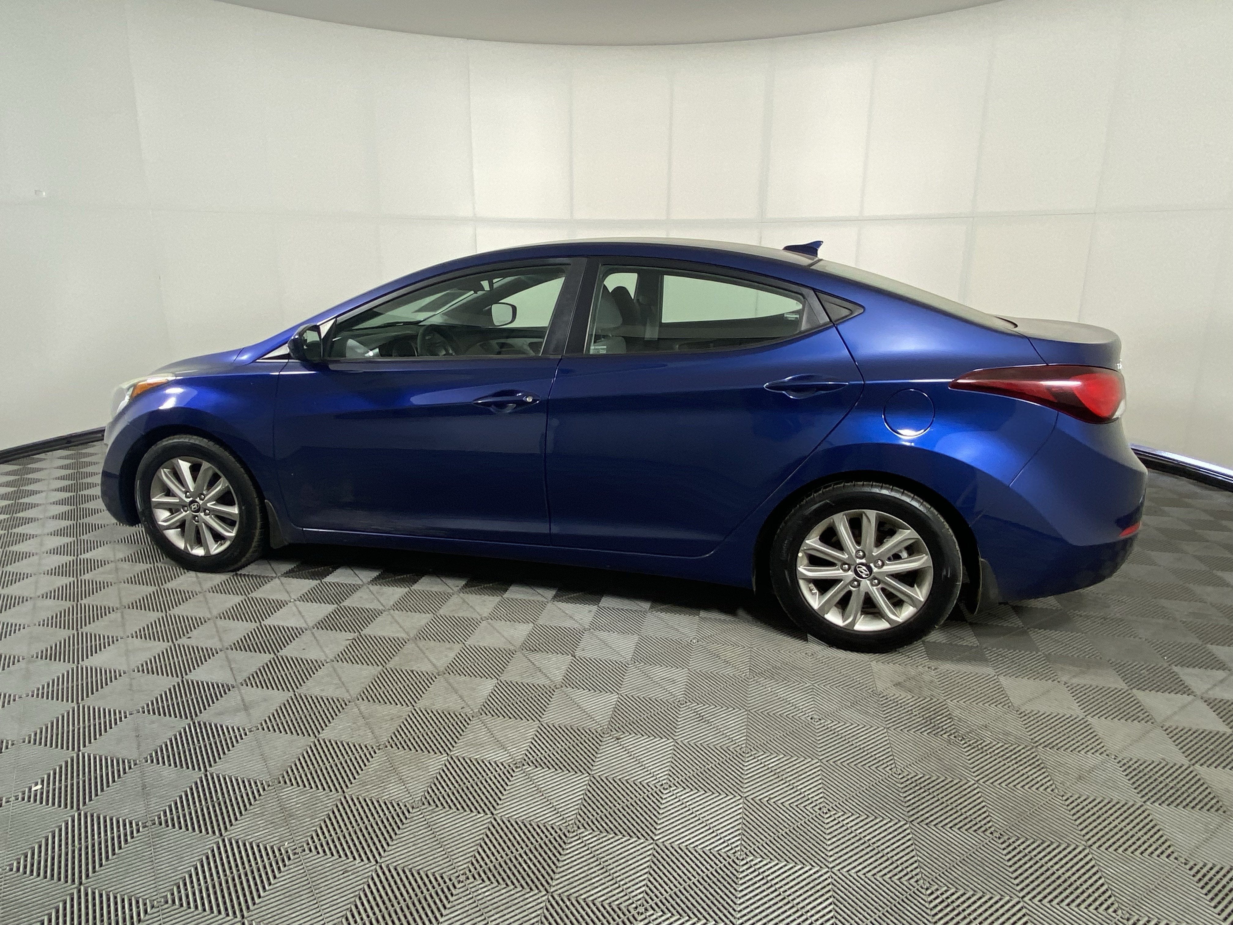 Used 2016 Hyundai Elantra SE with VIN 5NPDH4AEXGH679882 for sale in Canby, OR