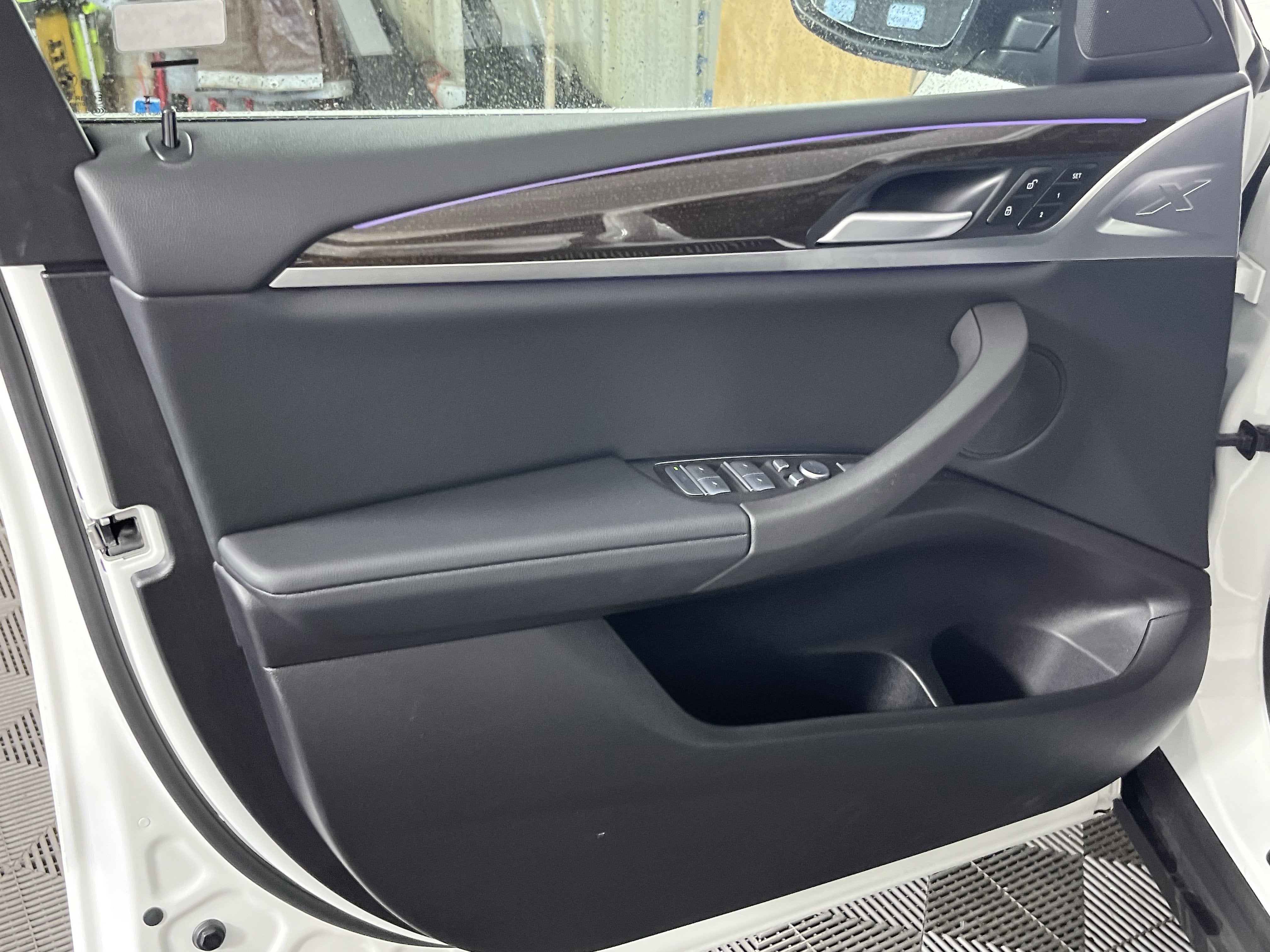 2025 BMW X4 xDrive30i