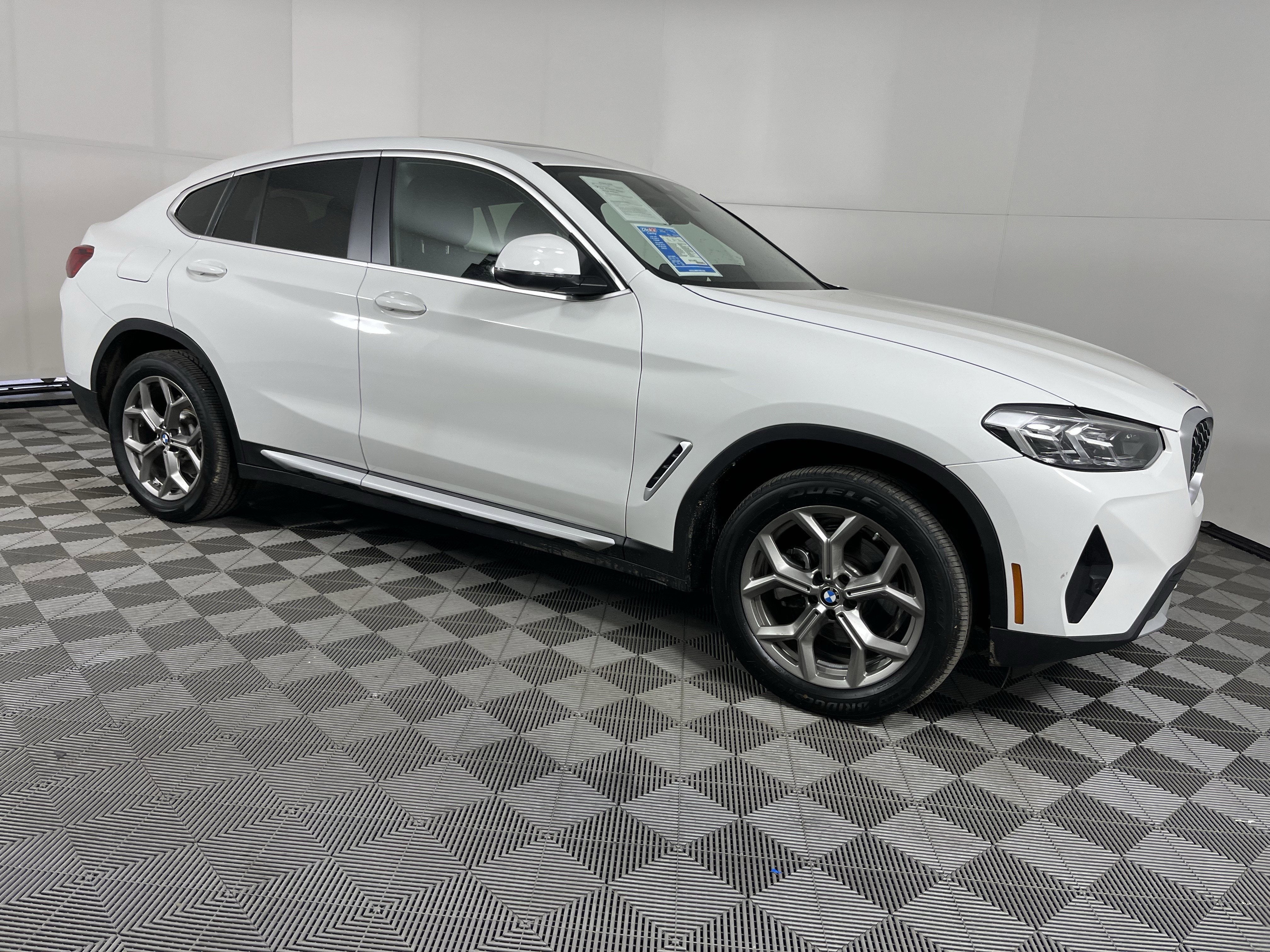2025 BMW X4 xDrive30i