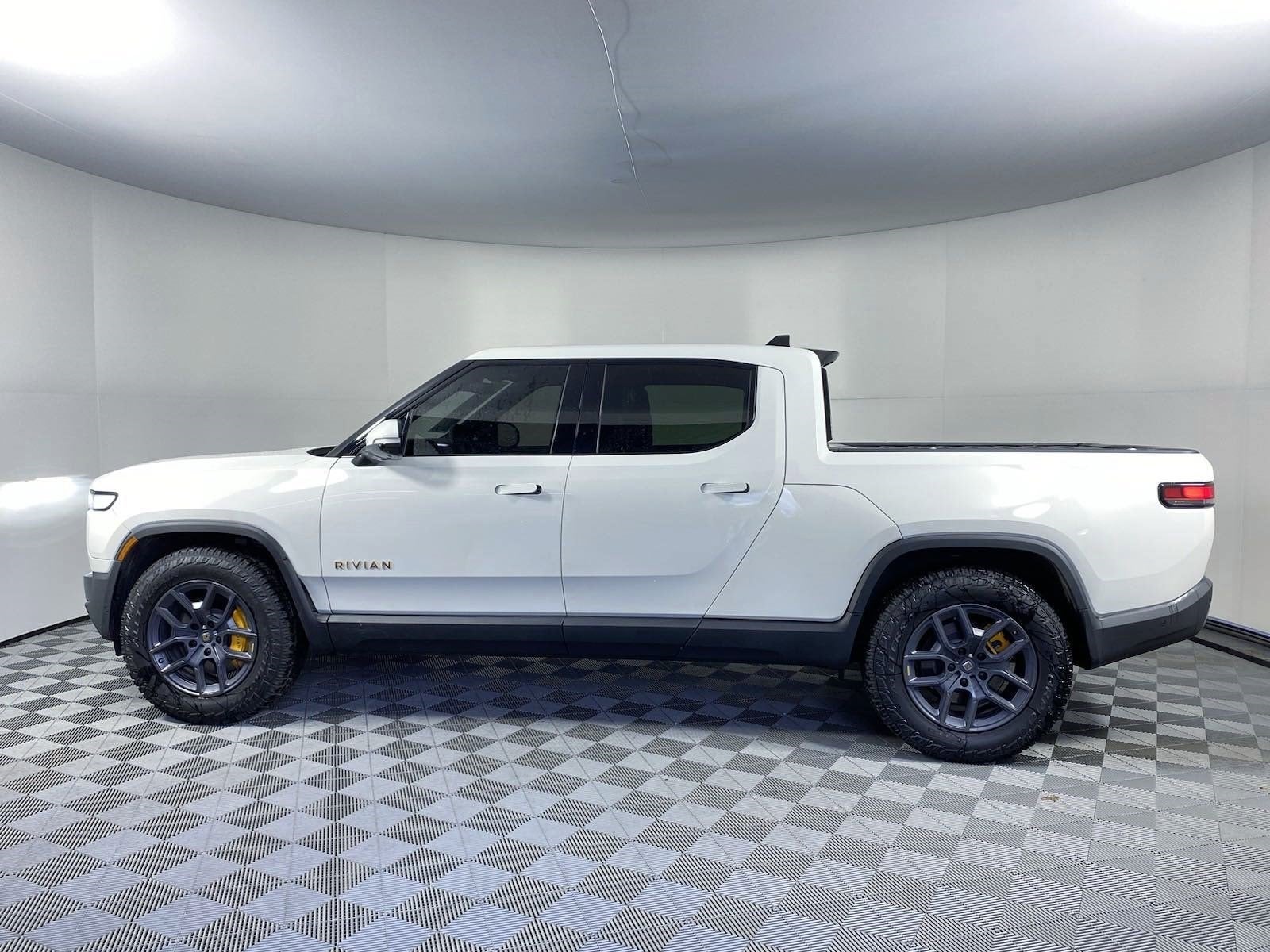 Used 2022 Rivian R1T Adventure with VIN 7FCTGAAA2NN009034 for sale in Canby, OR