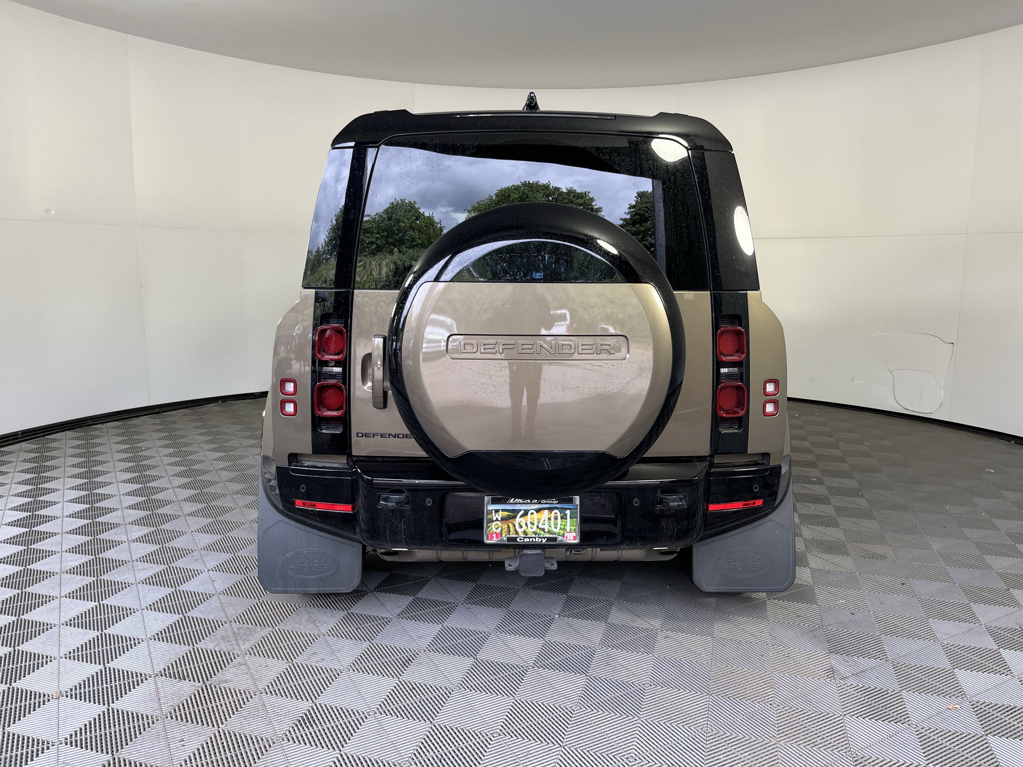 2024 Land Rover Defender X-Dynamic SE