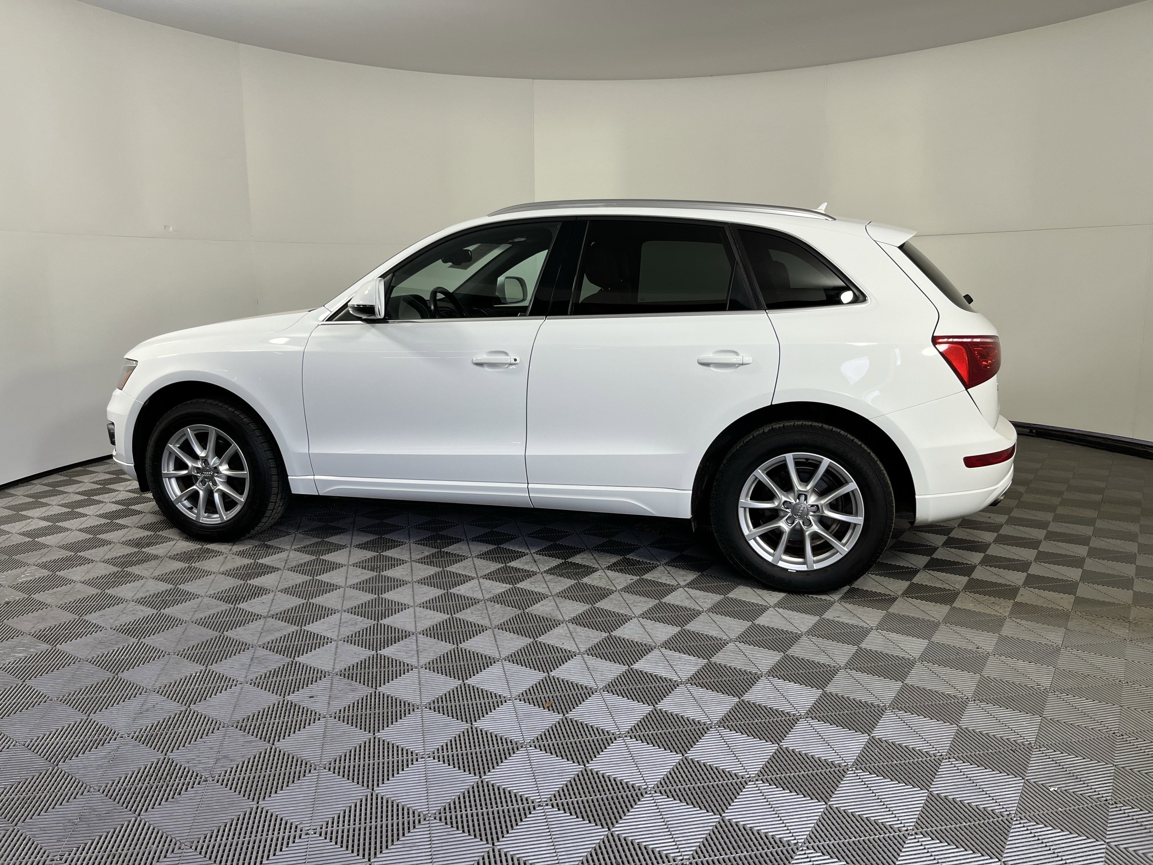 2011 Audi Q5 2.0T Premium Plus