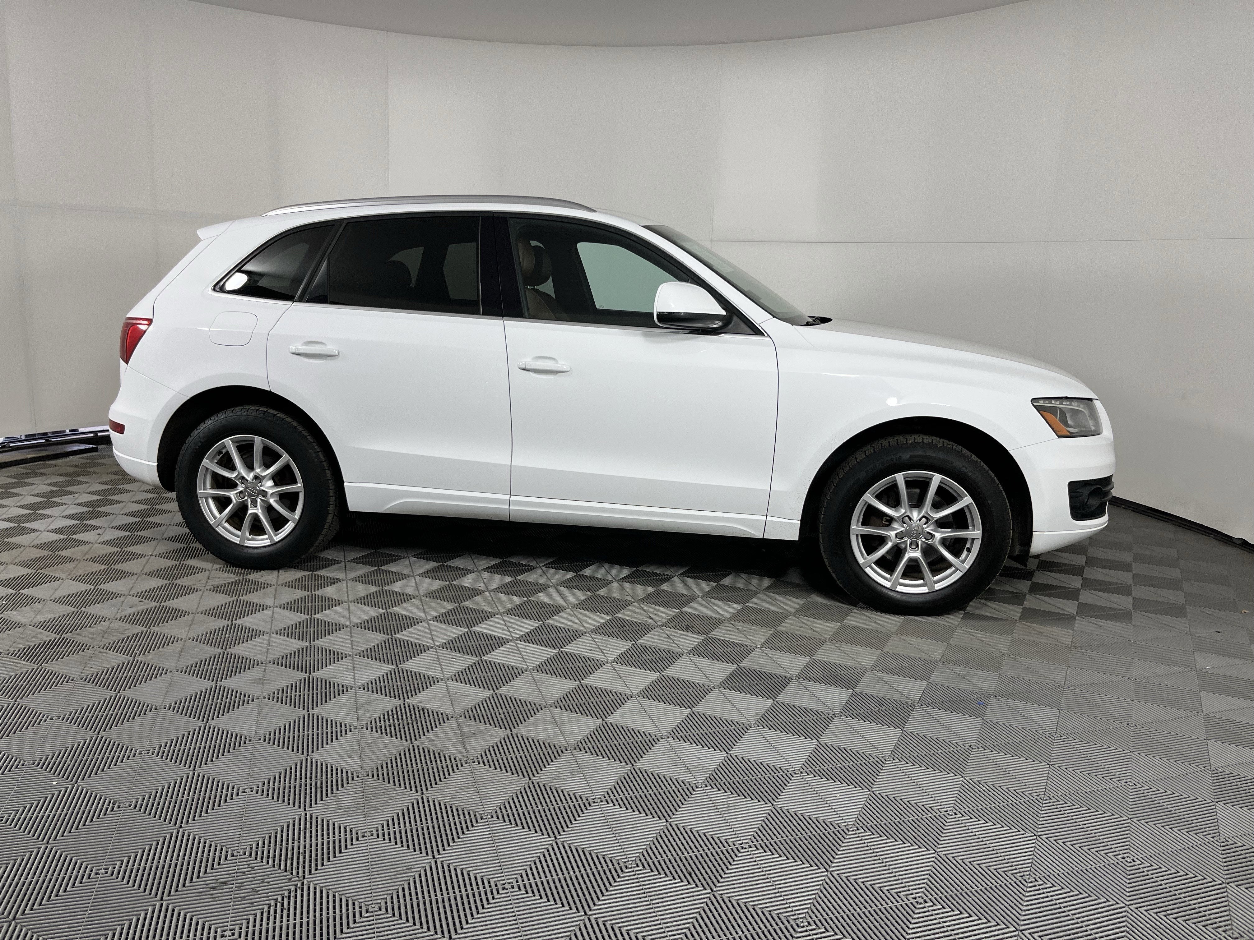 2011 Audi Q5 2.0T Premium Plus