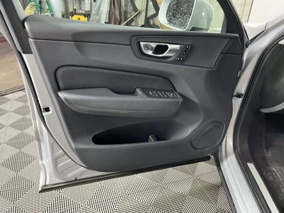 2022 Volvo XC60 Momentum