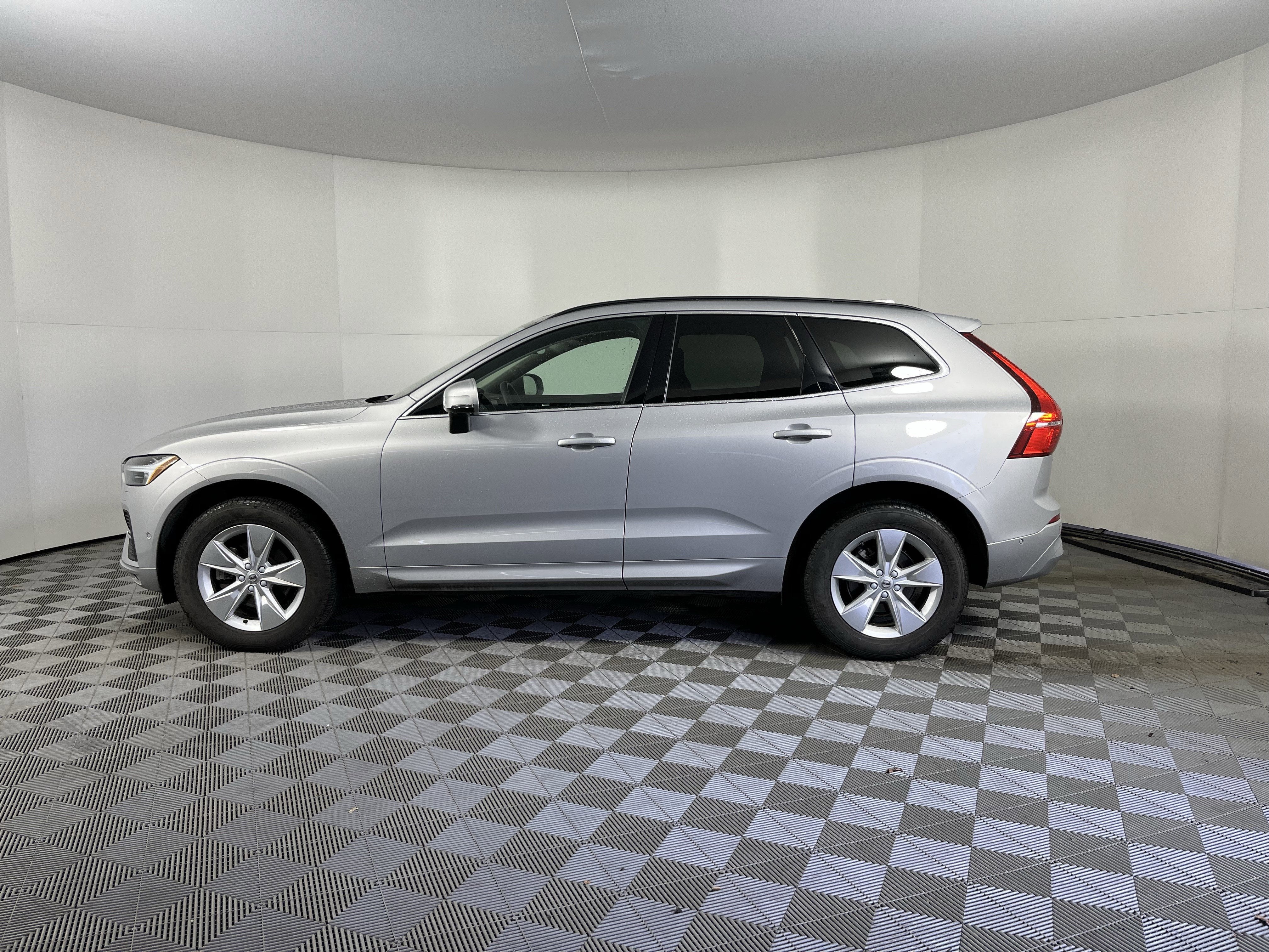 2022 Volvo XC60 Momentum