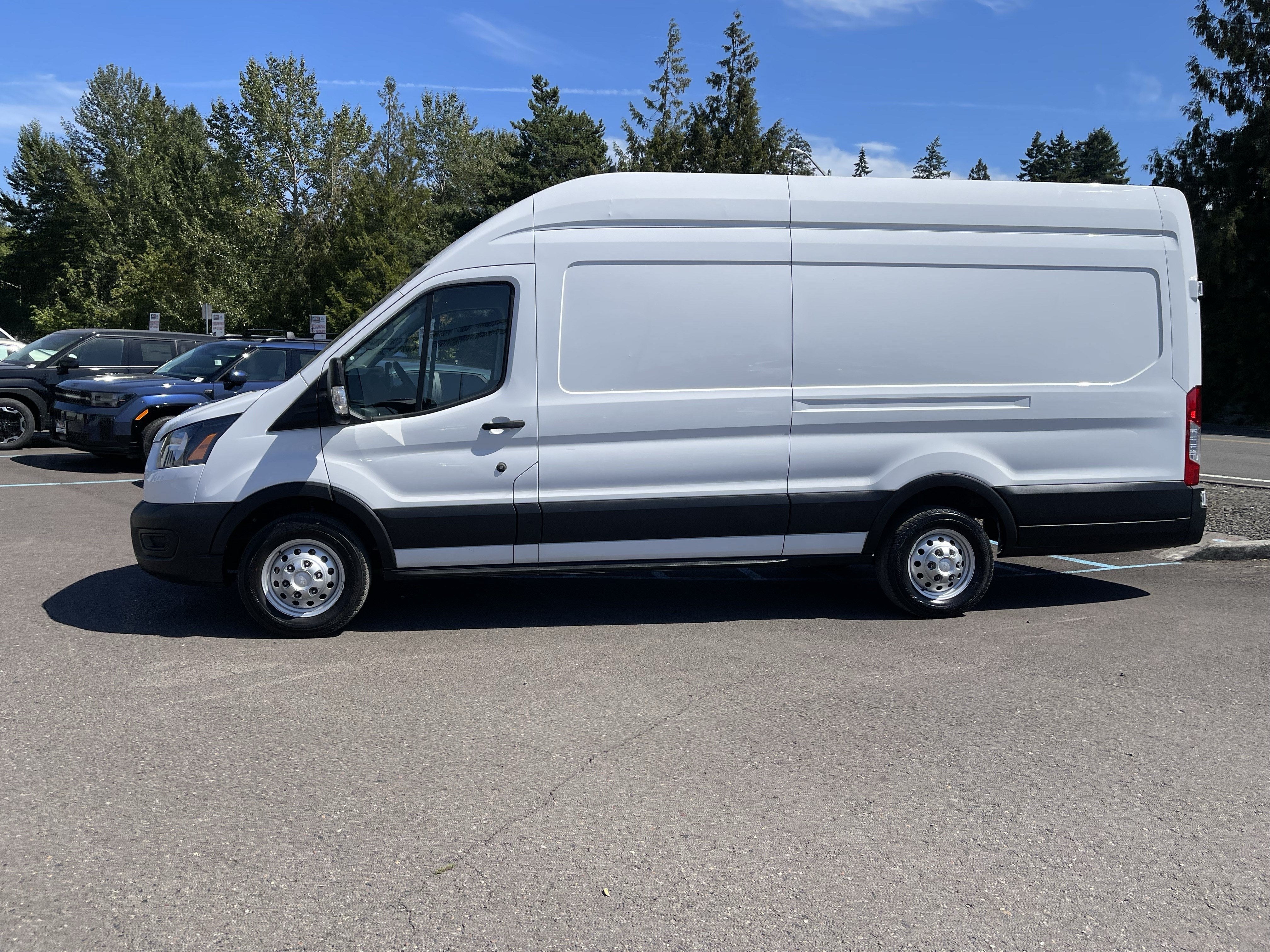 2022 Ford Transit Cargo Van T-350 148 EL Hi Rf 9500 GVWR AWD