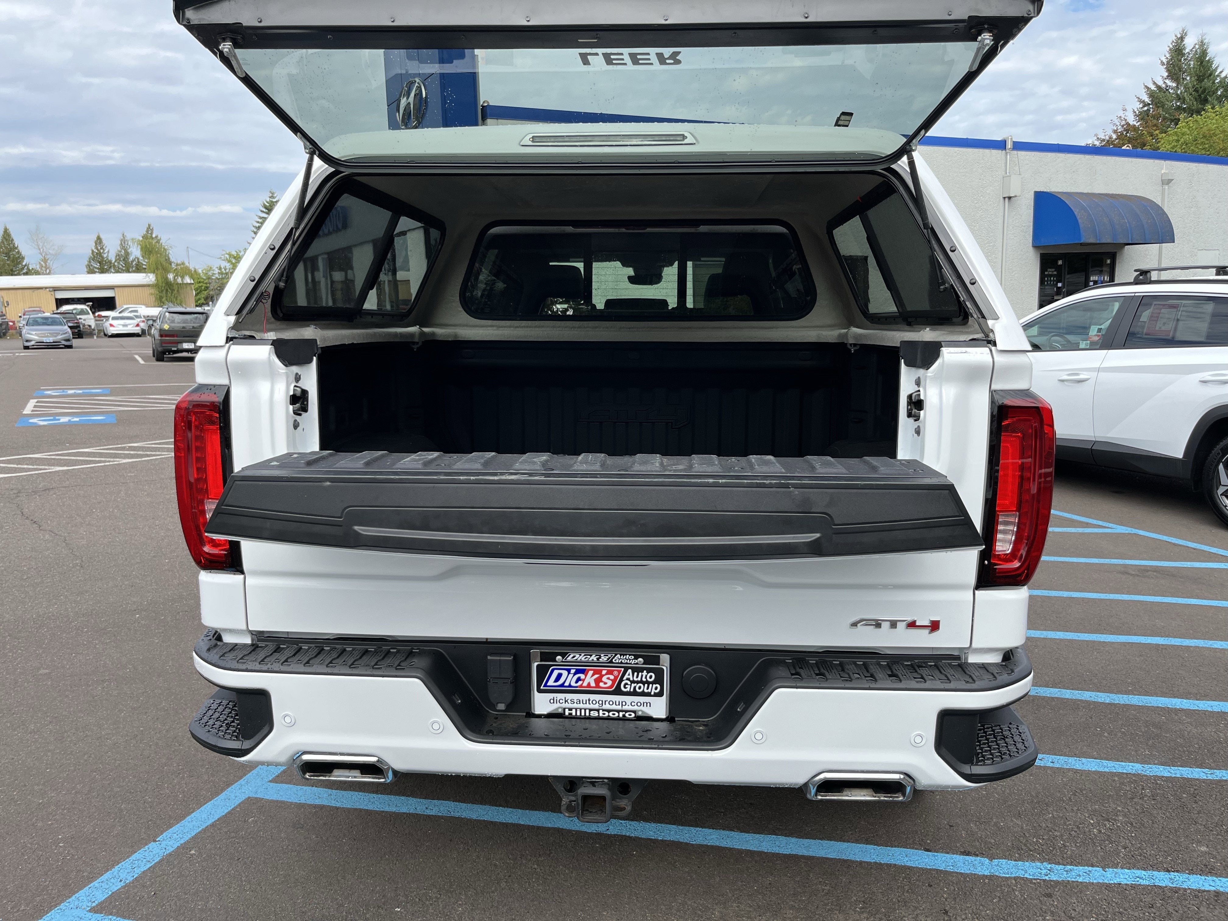 2023 GMC Sierra 1500 AT4