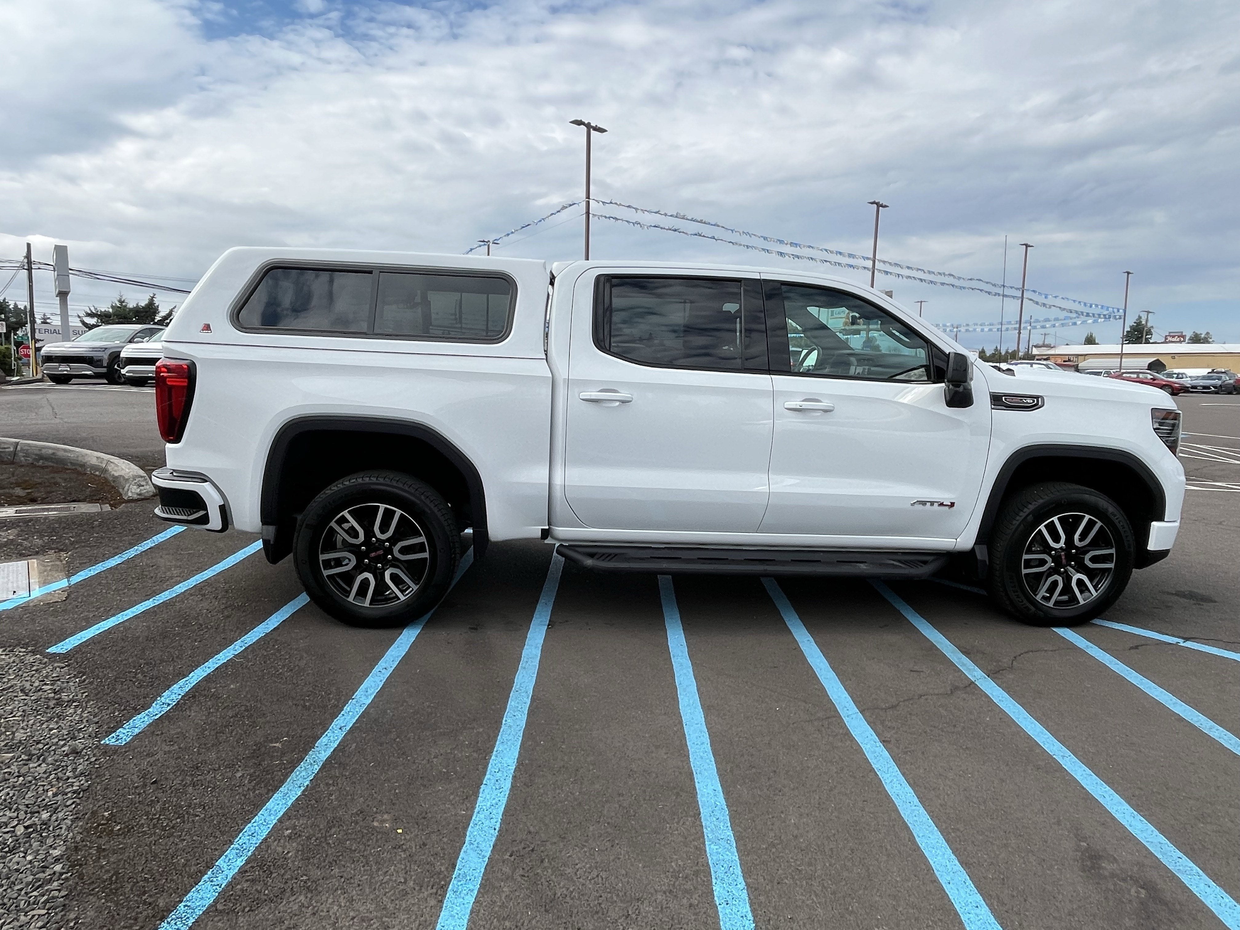 2023 GMC Sierra 1500 AT4