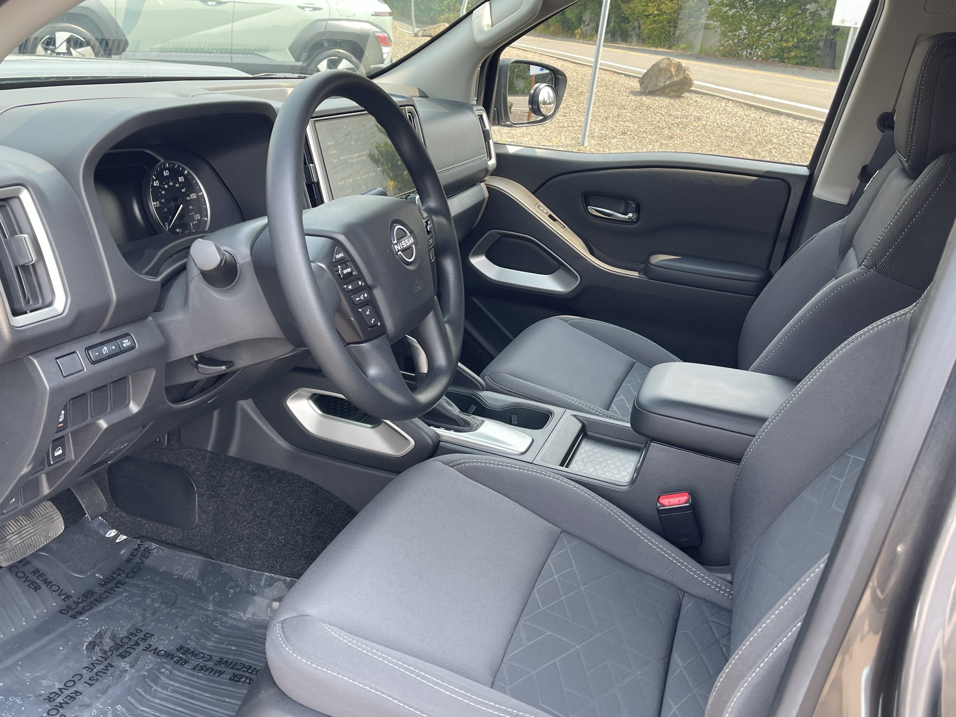 2025 Nissan Frontier SV