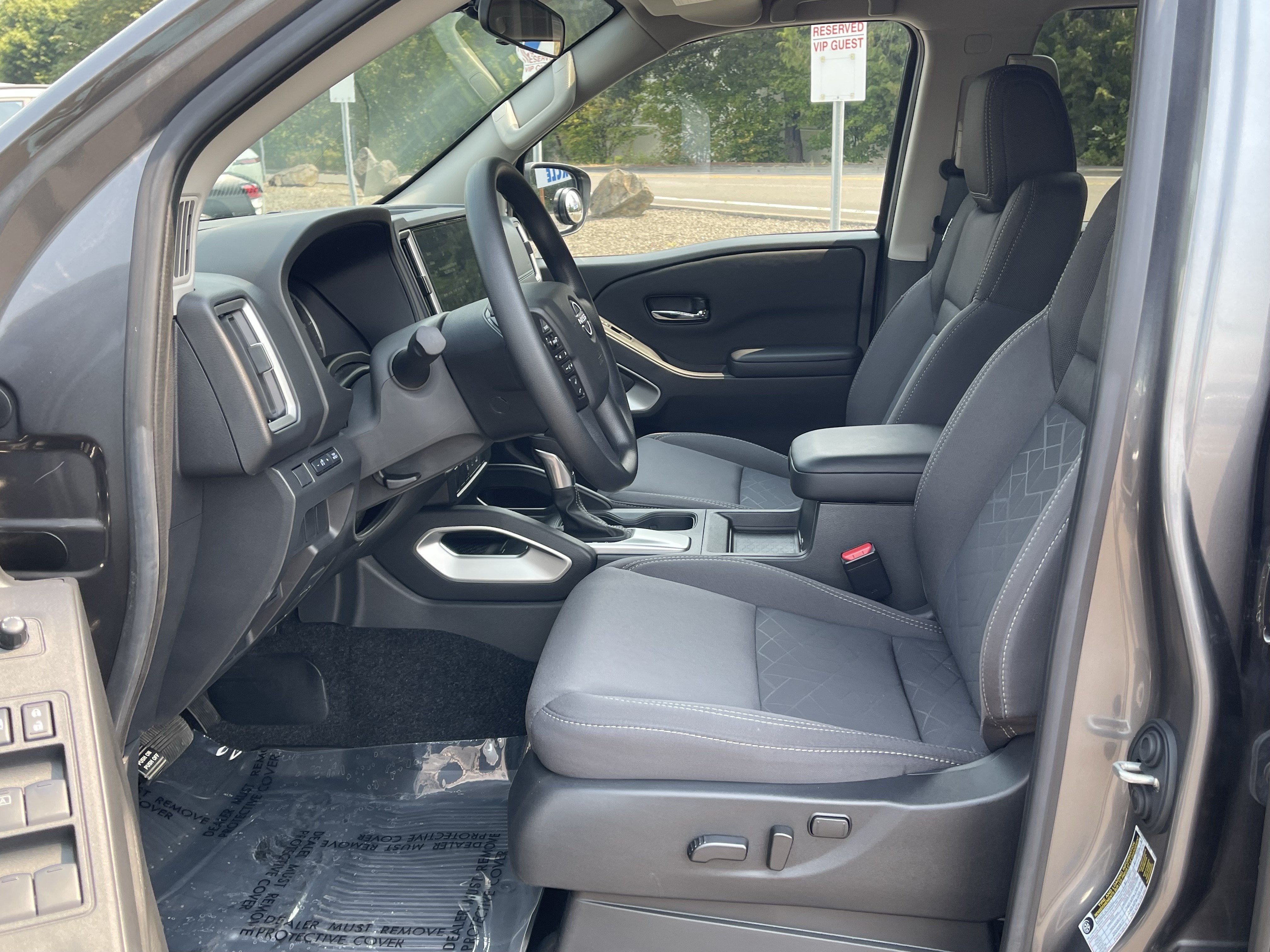 2025 Nissan Frontier SV