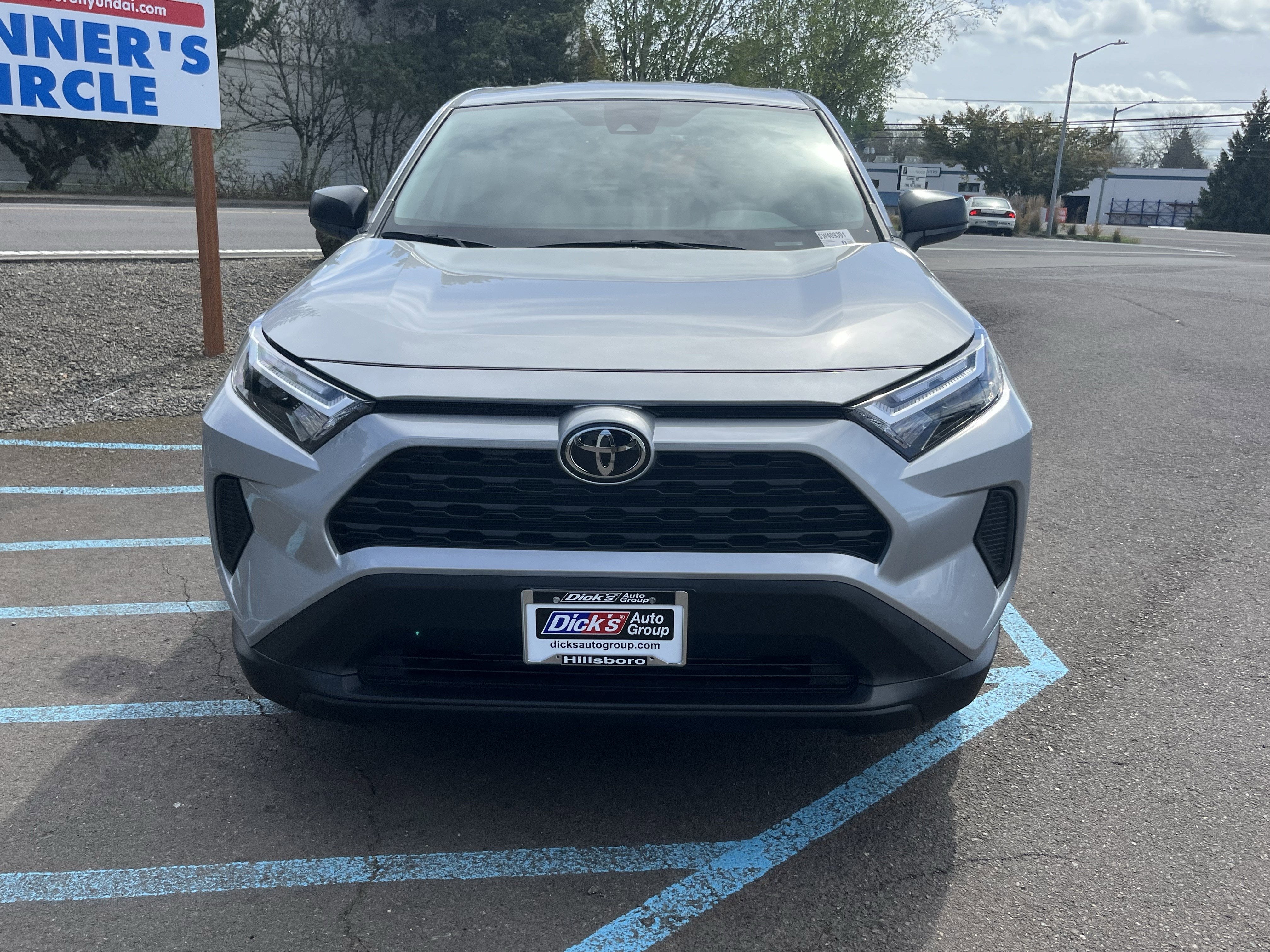 2025 Toyota RAV4 LE