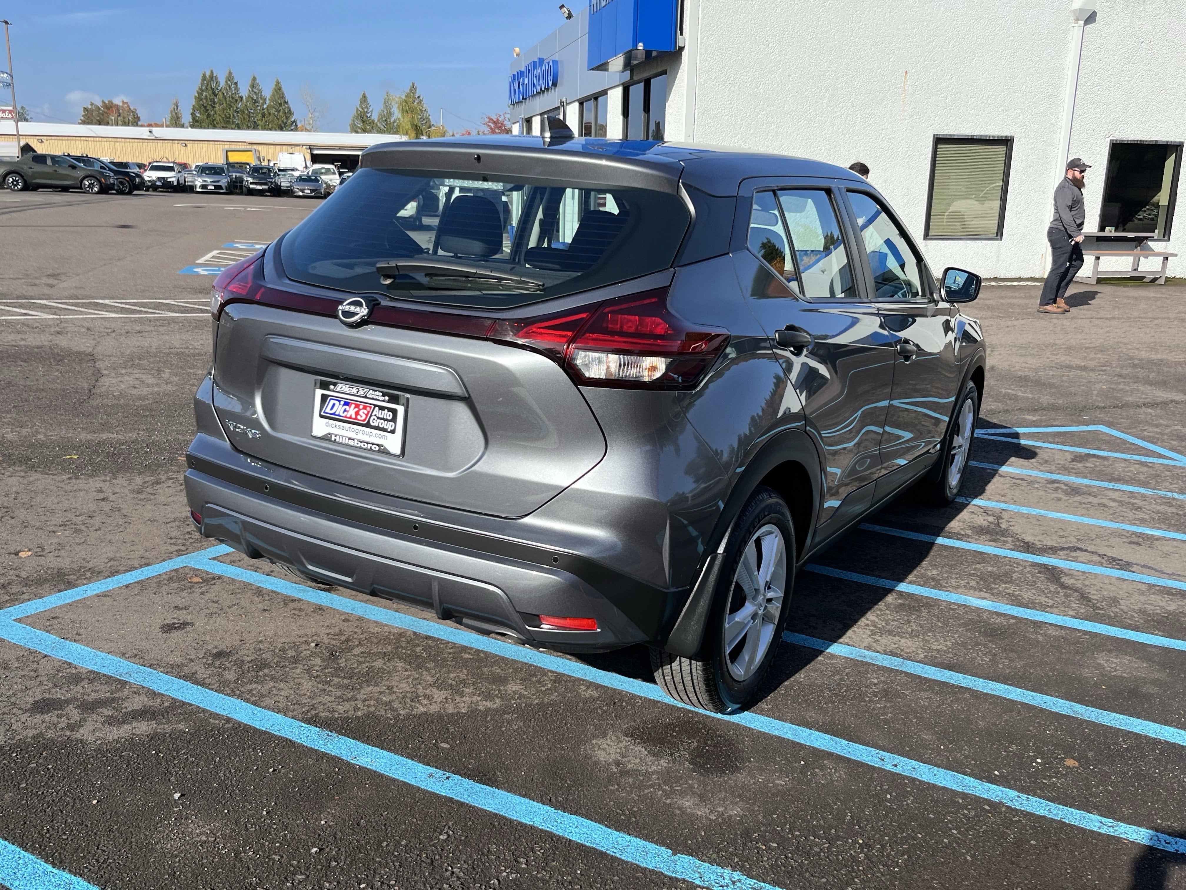 2025 Nissan Kicks Play S