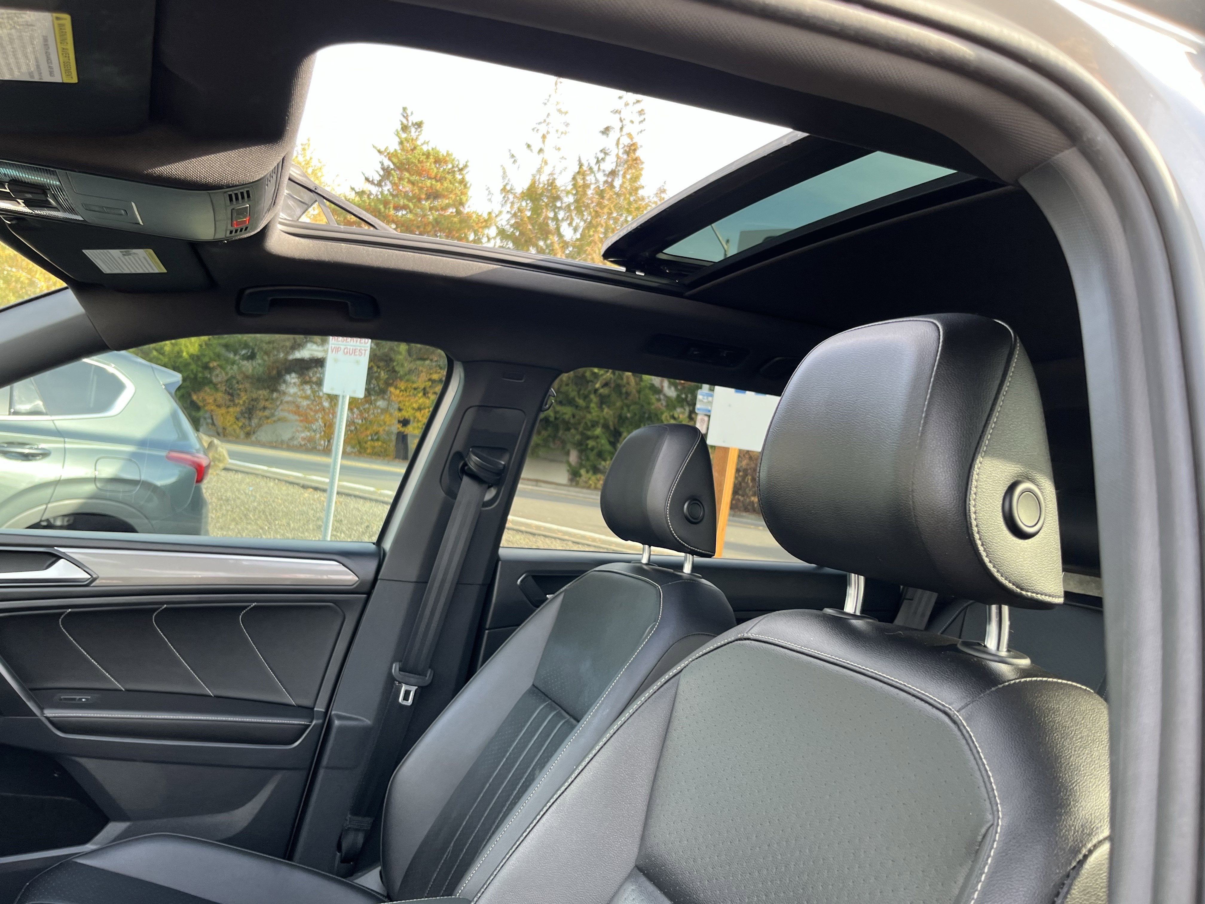 2022 Volkswagen Tiguan SE R-Line Black