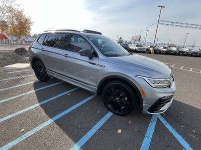 2022 Volkswagen Tiguan SE R-Line Black