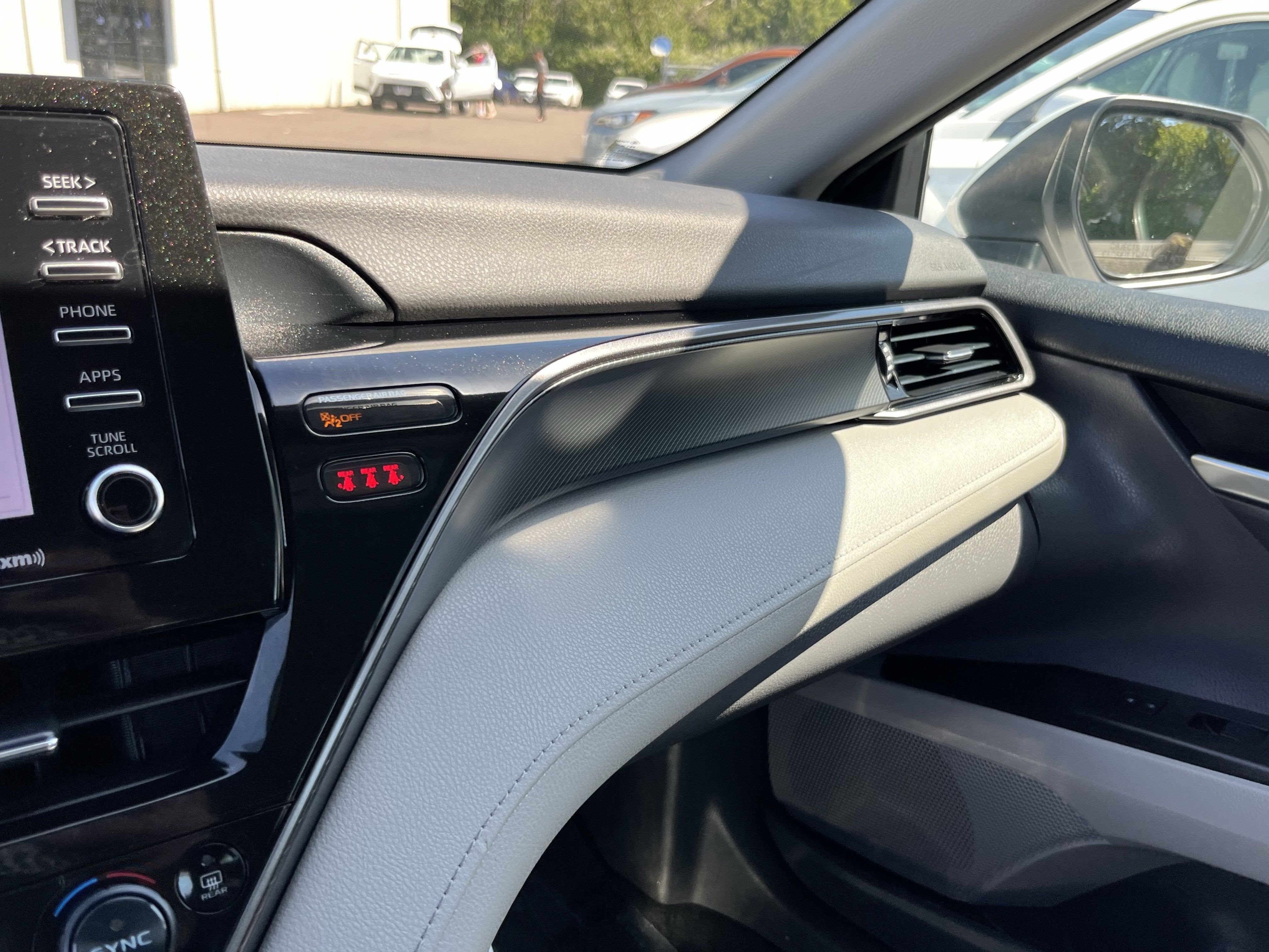 2021 Toyota Camry Hybrid LE