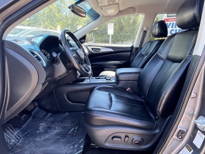 2019 Nissan Pathfinder SL