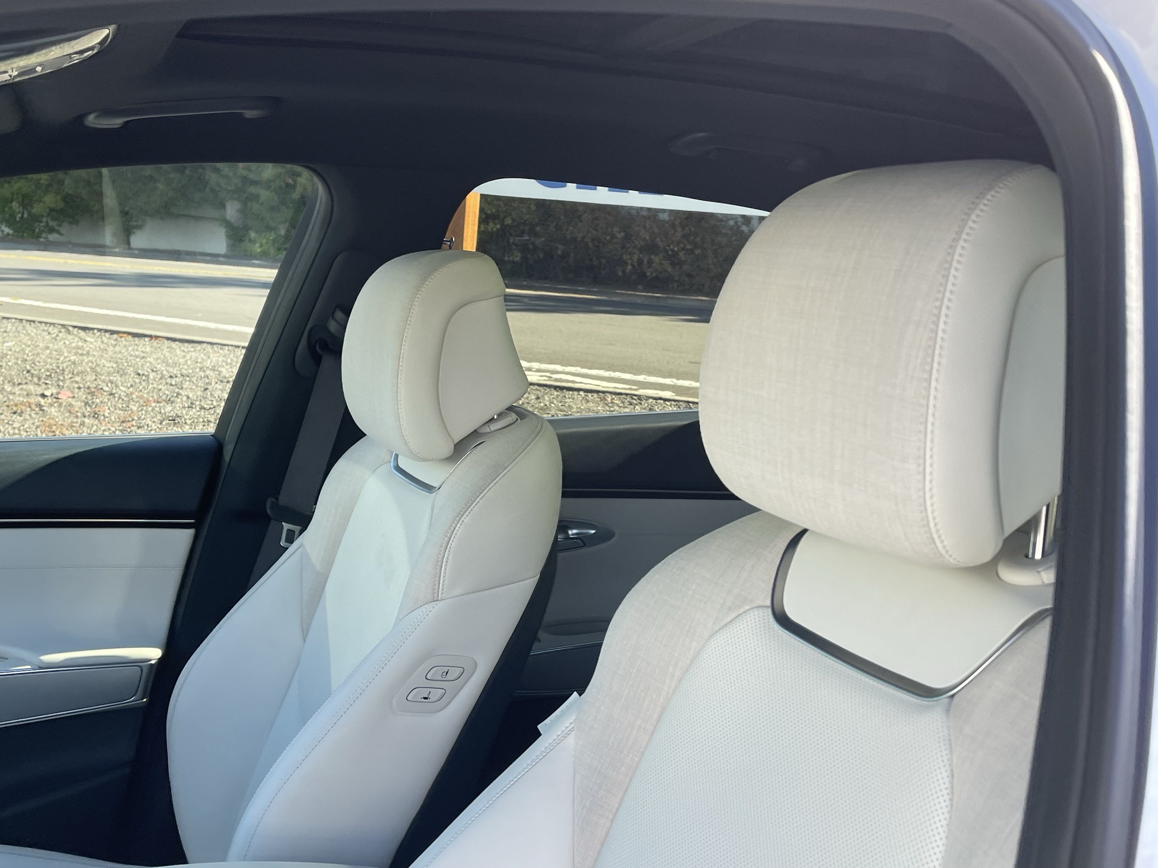 2025 Genesis Electrified GV70 Advanced