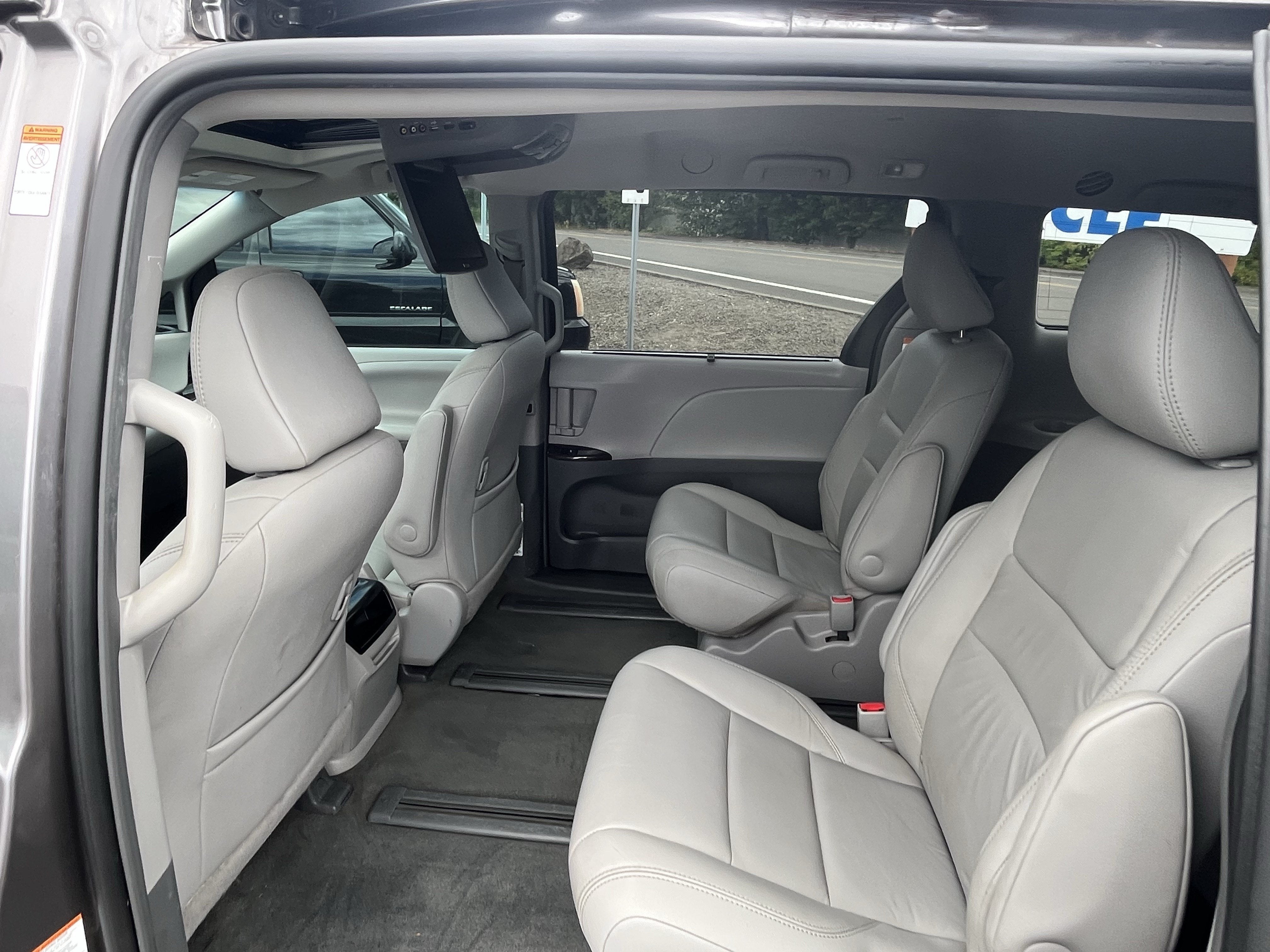 2017 Toyota Sienna XLE