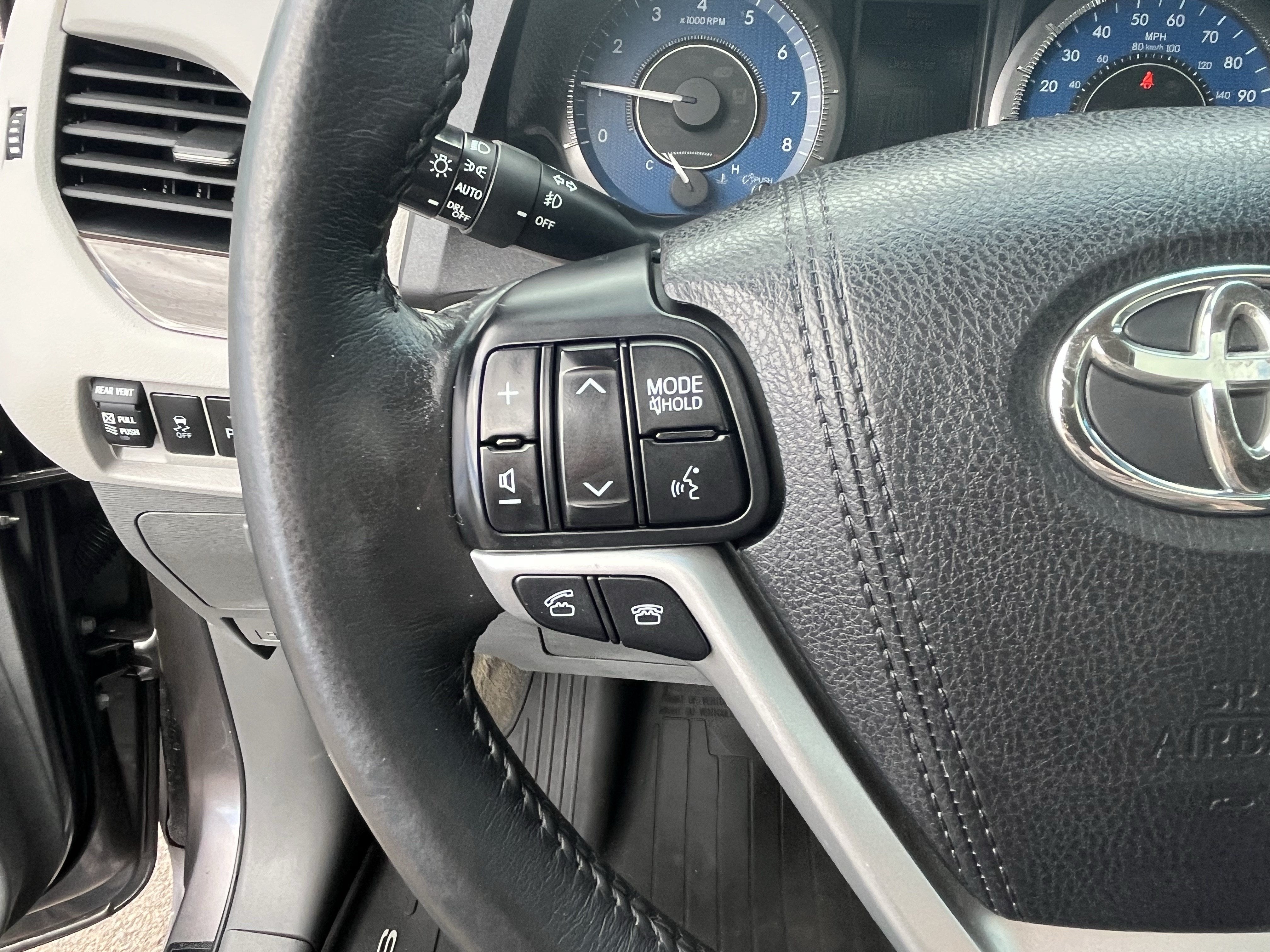 2017 Toyota Sienna XLE
