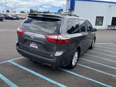 2017 Toyota Sienna XLE