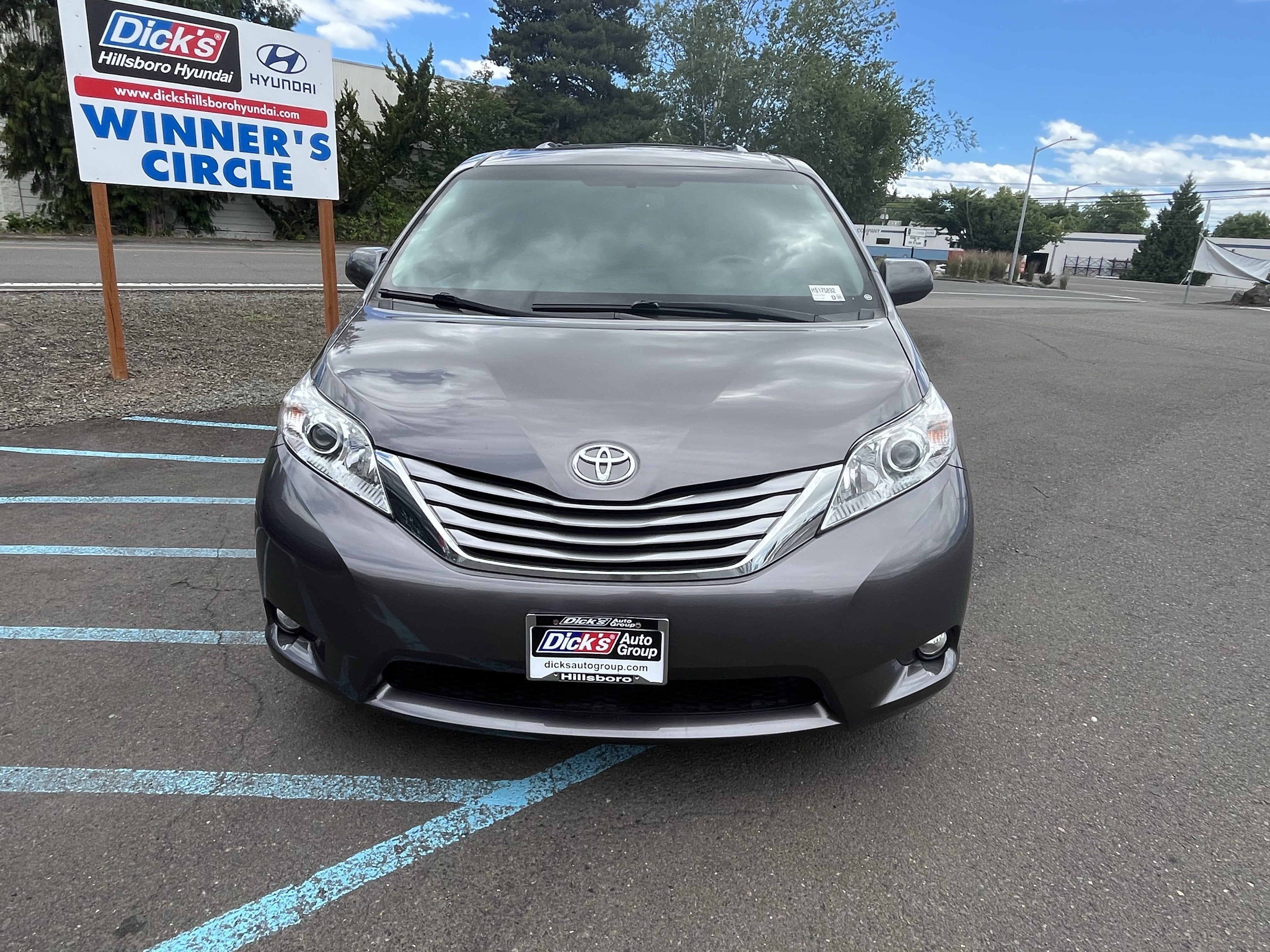 2017 Toyota Sienna XLE