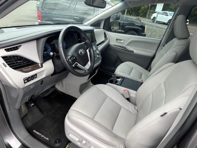 2017 Toyota Sienna XLE