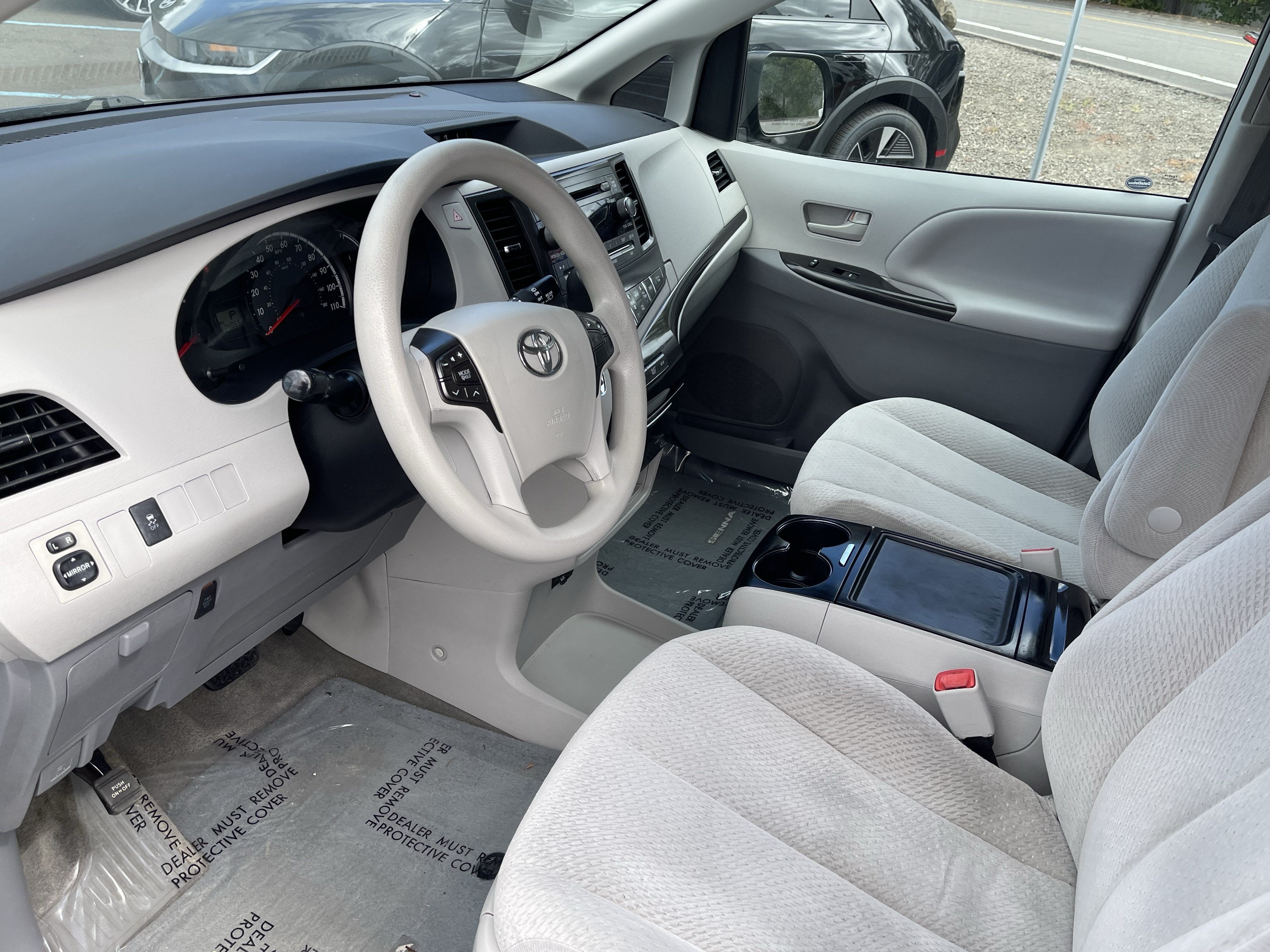 2013 Toyota Sienna LE AAS