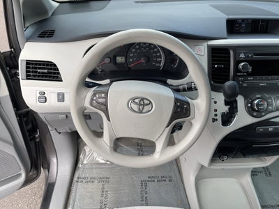 2013 Toyota Sienna LE AAS