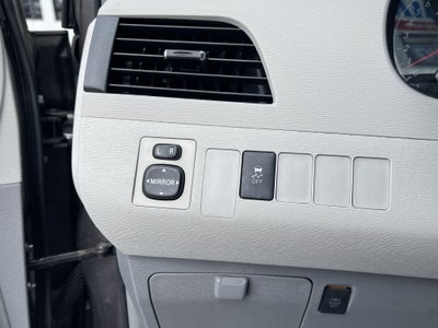 2013 Toyota Sienna LE AAS