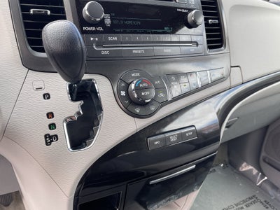 2013 Toyota Sienna LE AAS