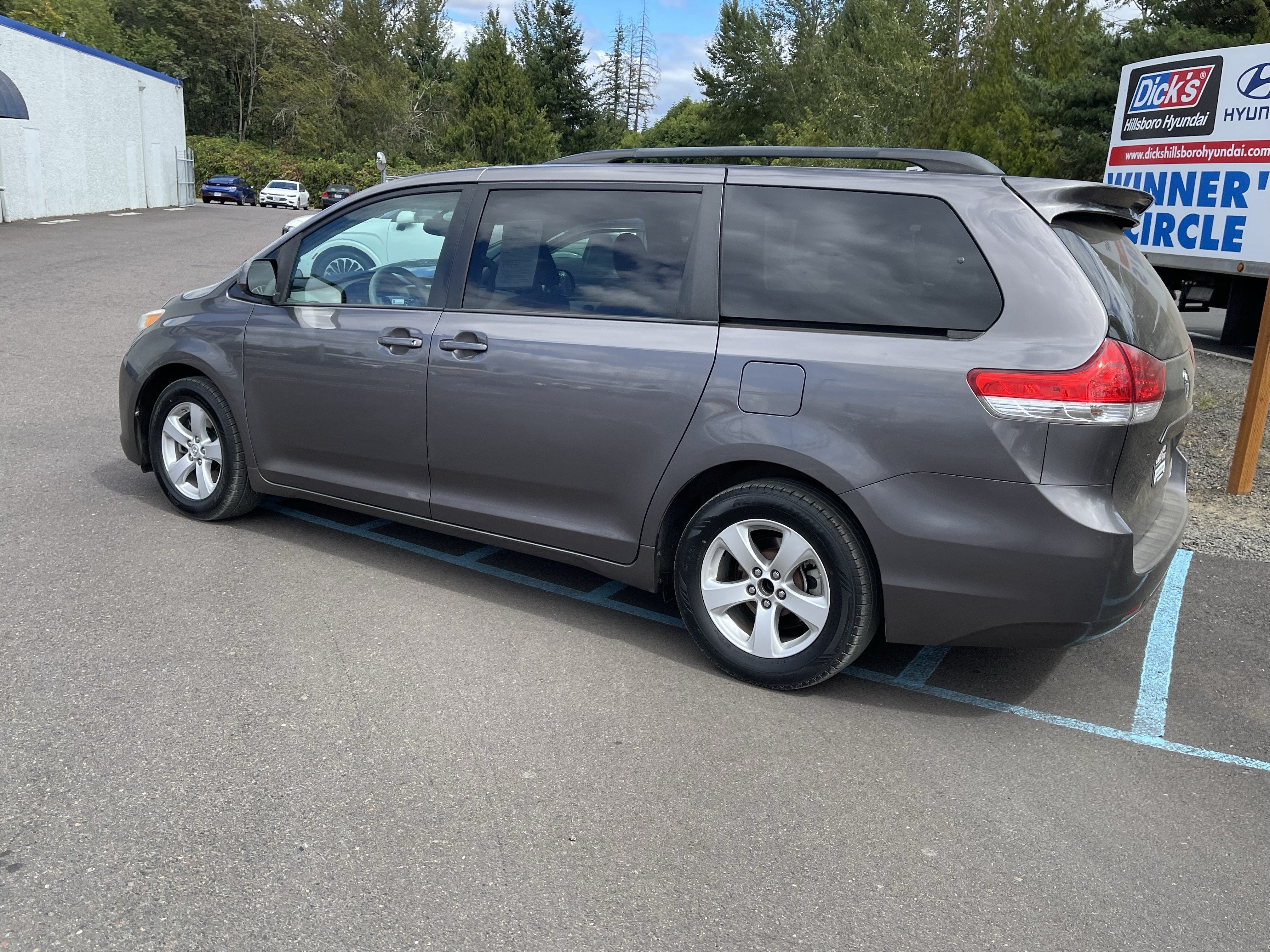 2013 Toyota Sienna LE AAS