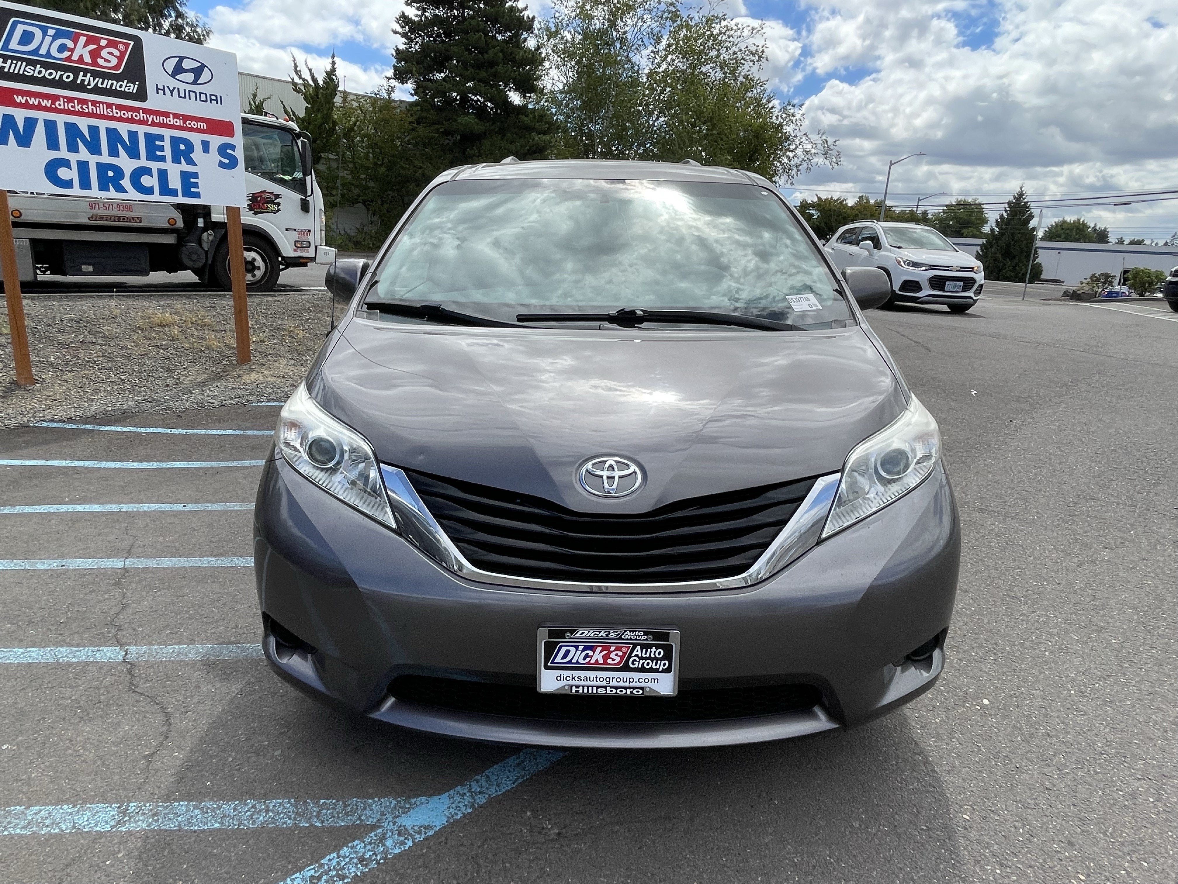 2013 Toyota Sienna LE AAS