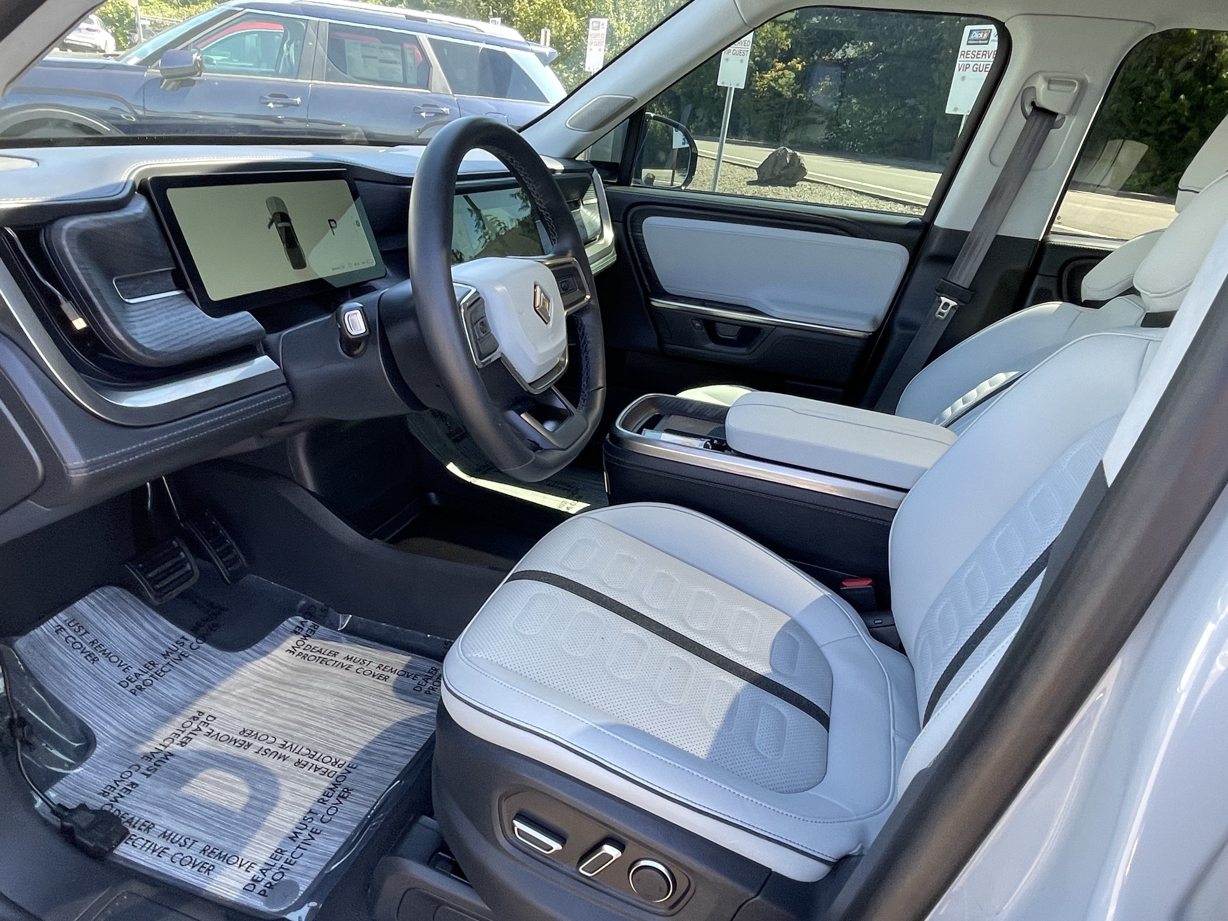 2025 Rivian R1T Adventure
