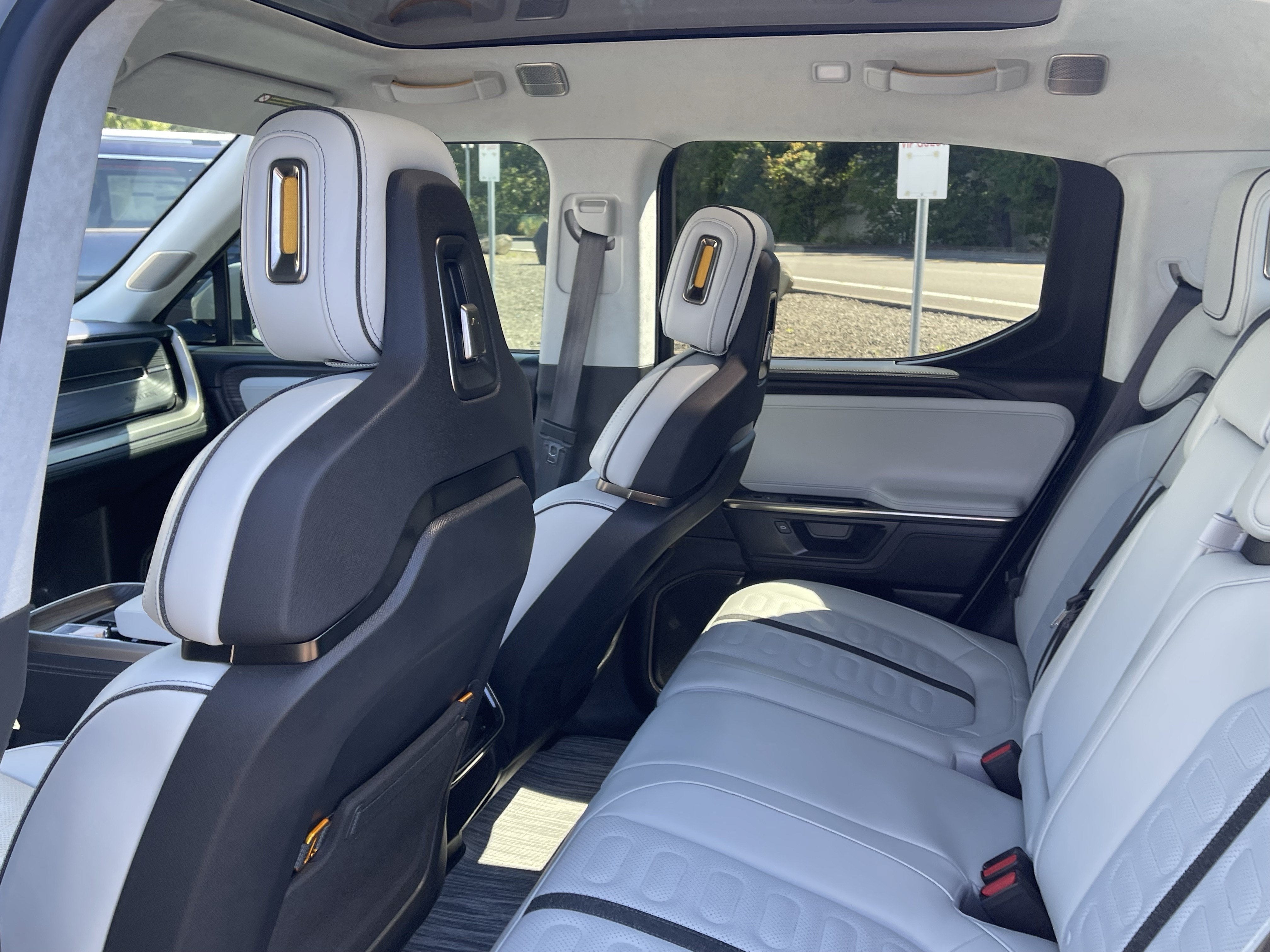2025 Rivian R1T Adventure