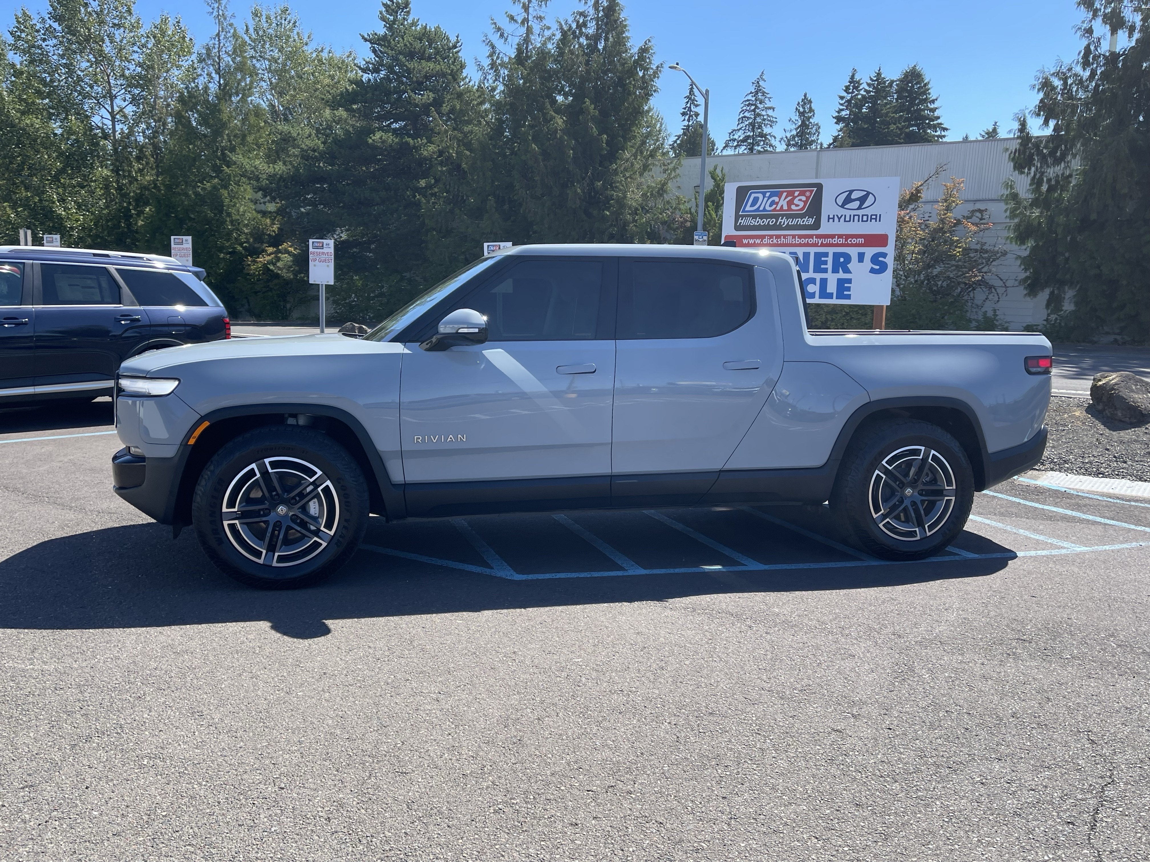 2025 Rivian R1T Adventure