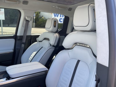 2025 Rivian R1T Adventure