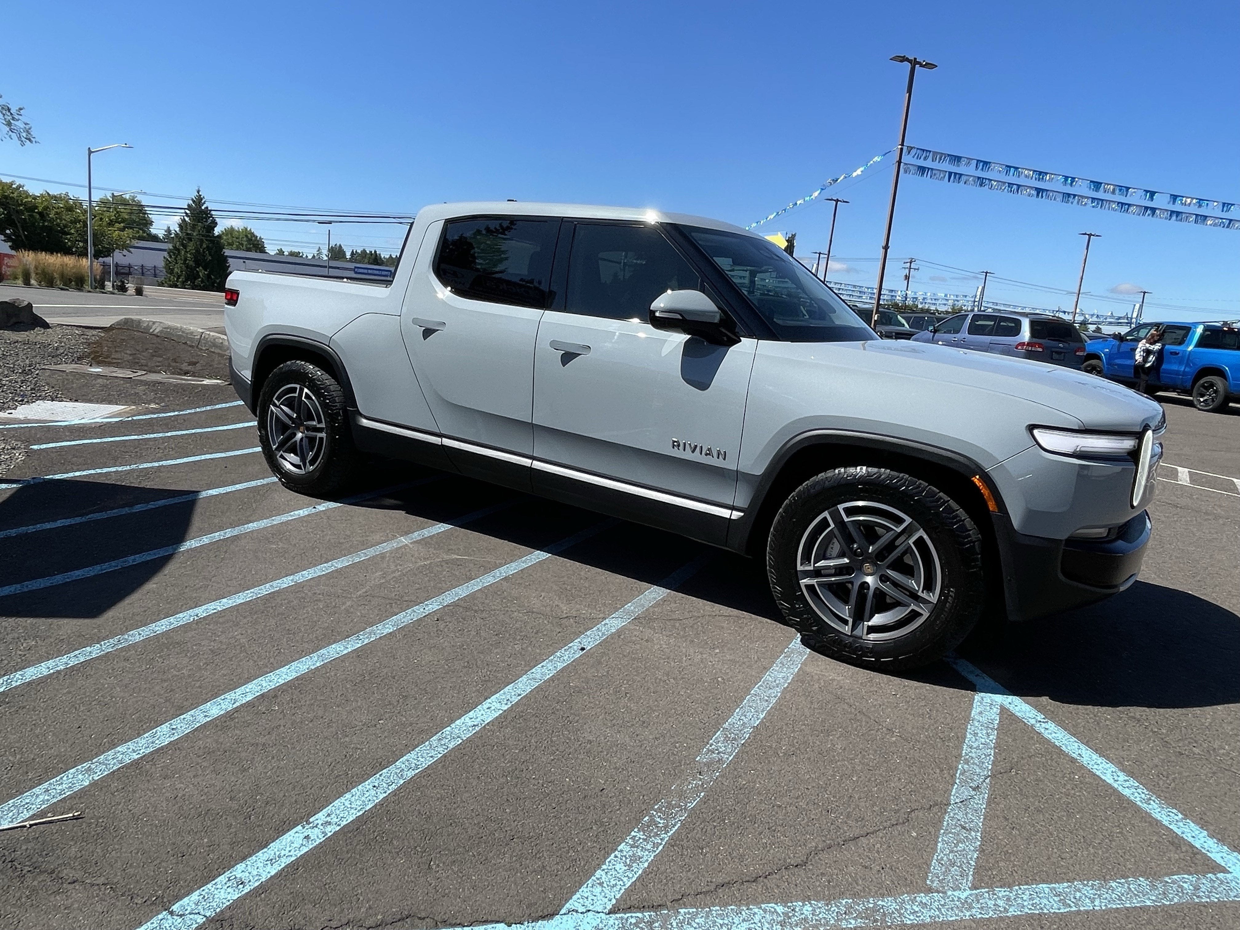 2025 Rivian R1T Adventure