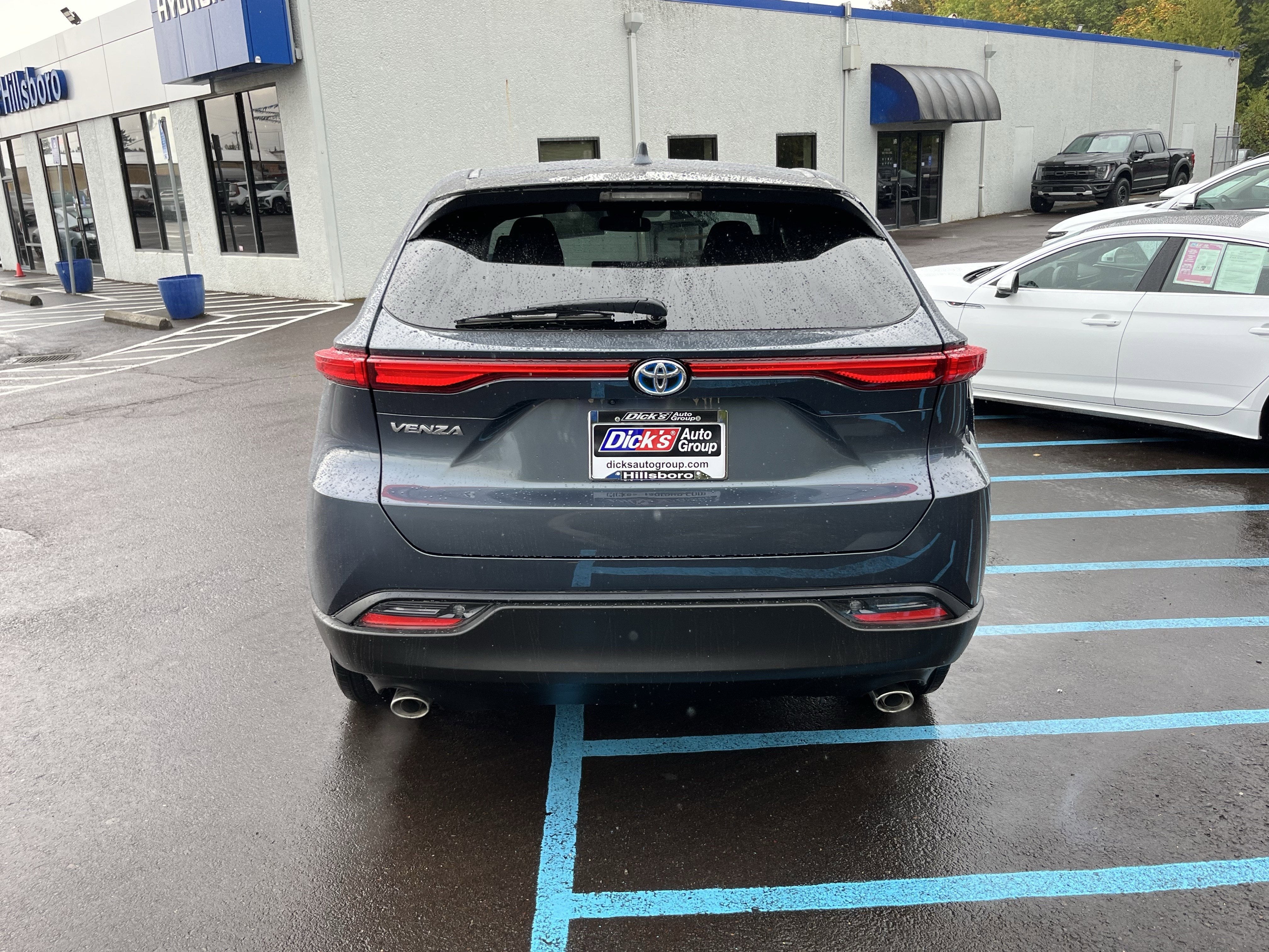 2024 Toyota Venza LE