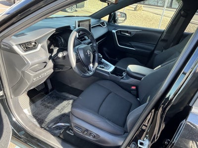 2023 Toyota RAV4 Hybrid SE