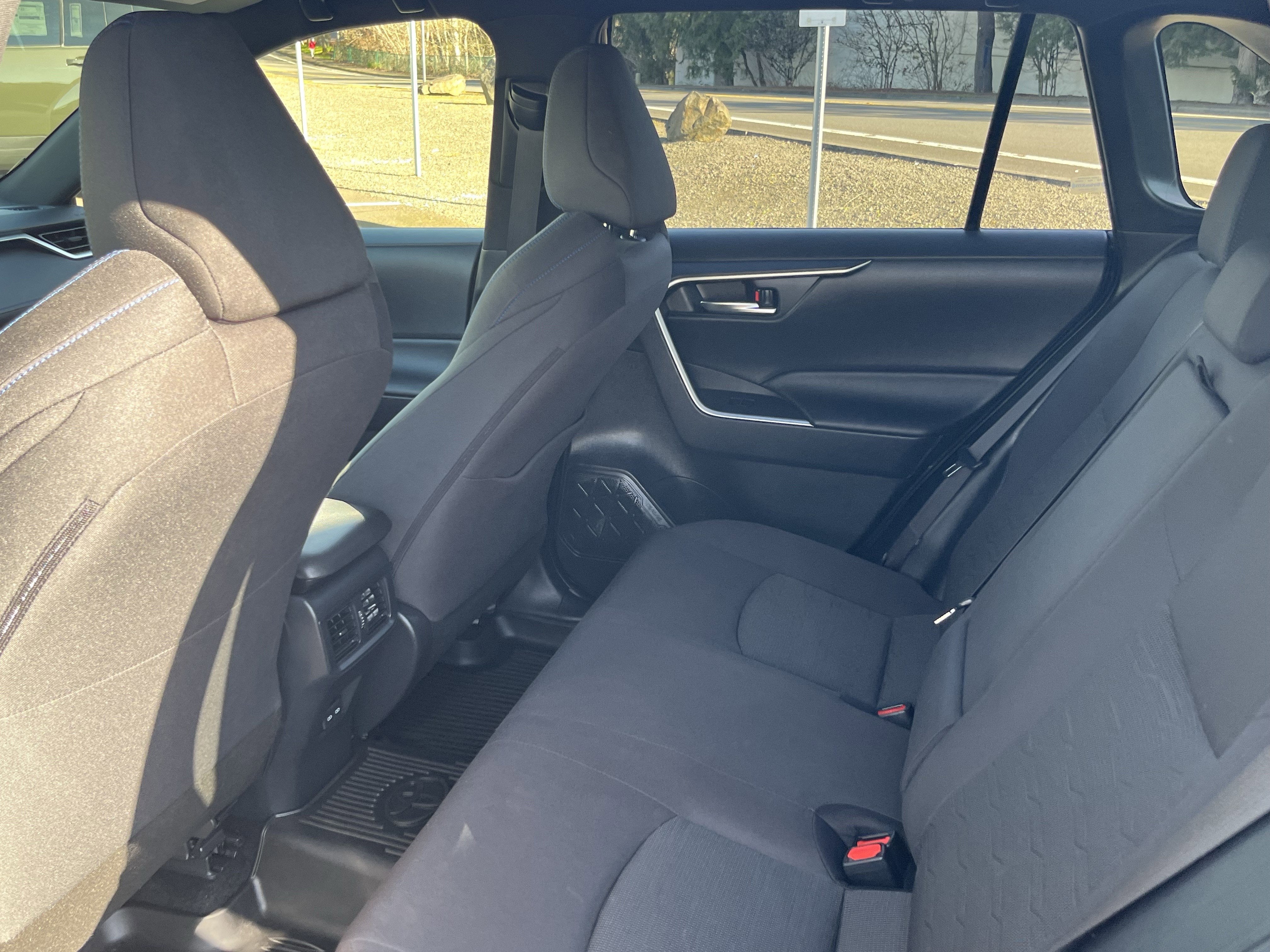 2023 Toyota RAV4 Hybrid SE