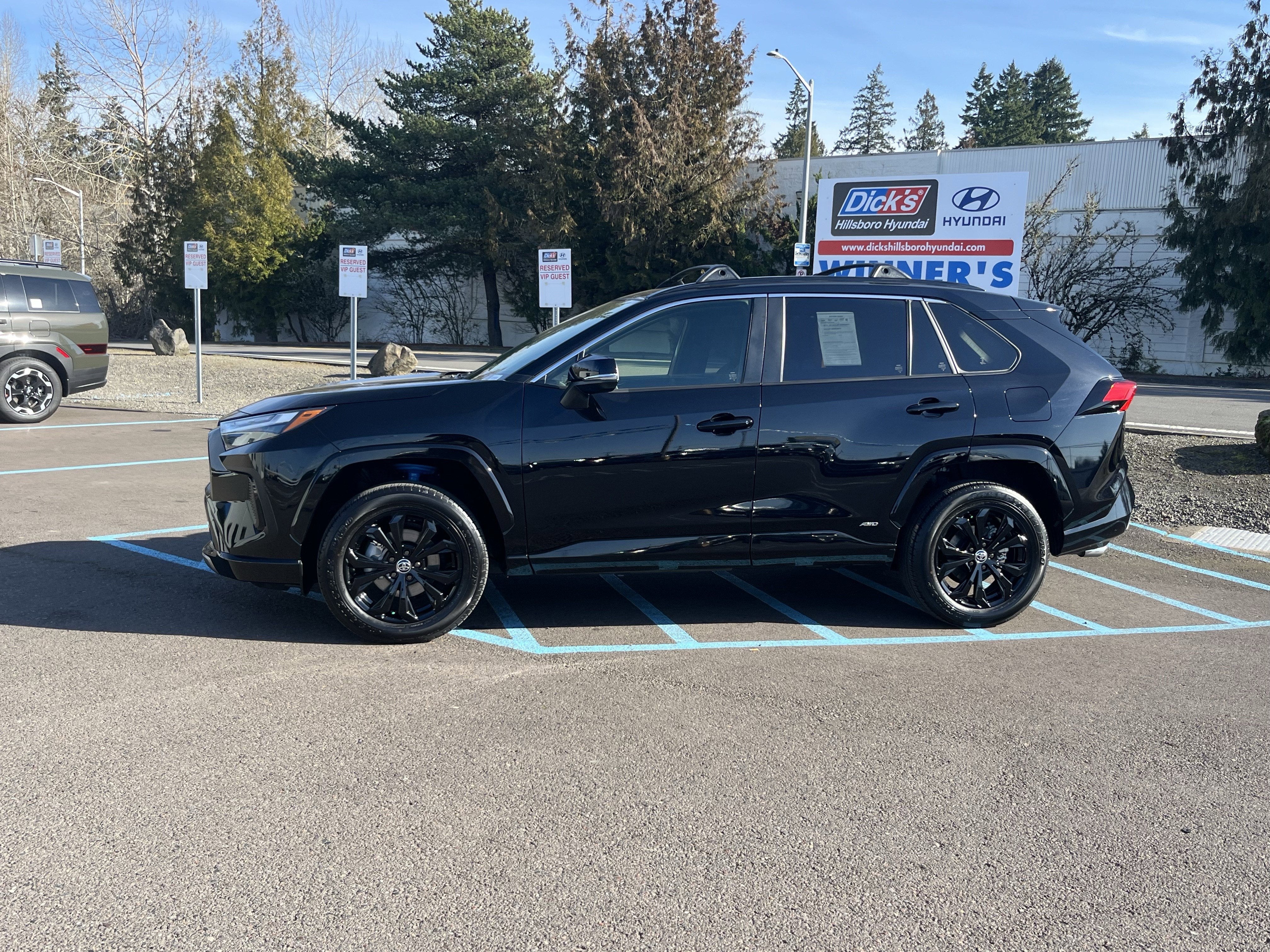 2023 Toyota RAV4 Hybrid SE