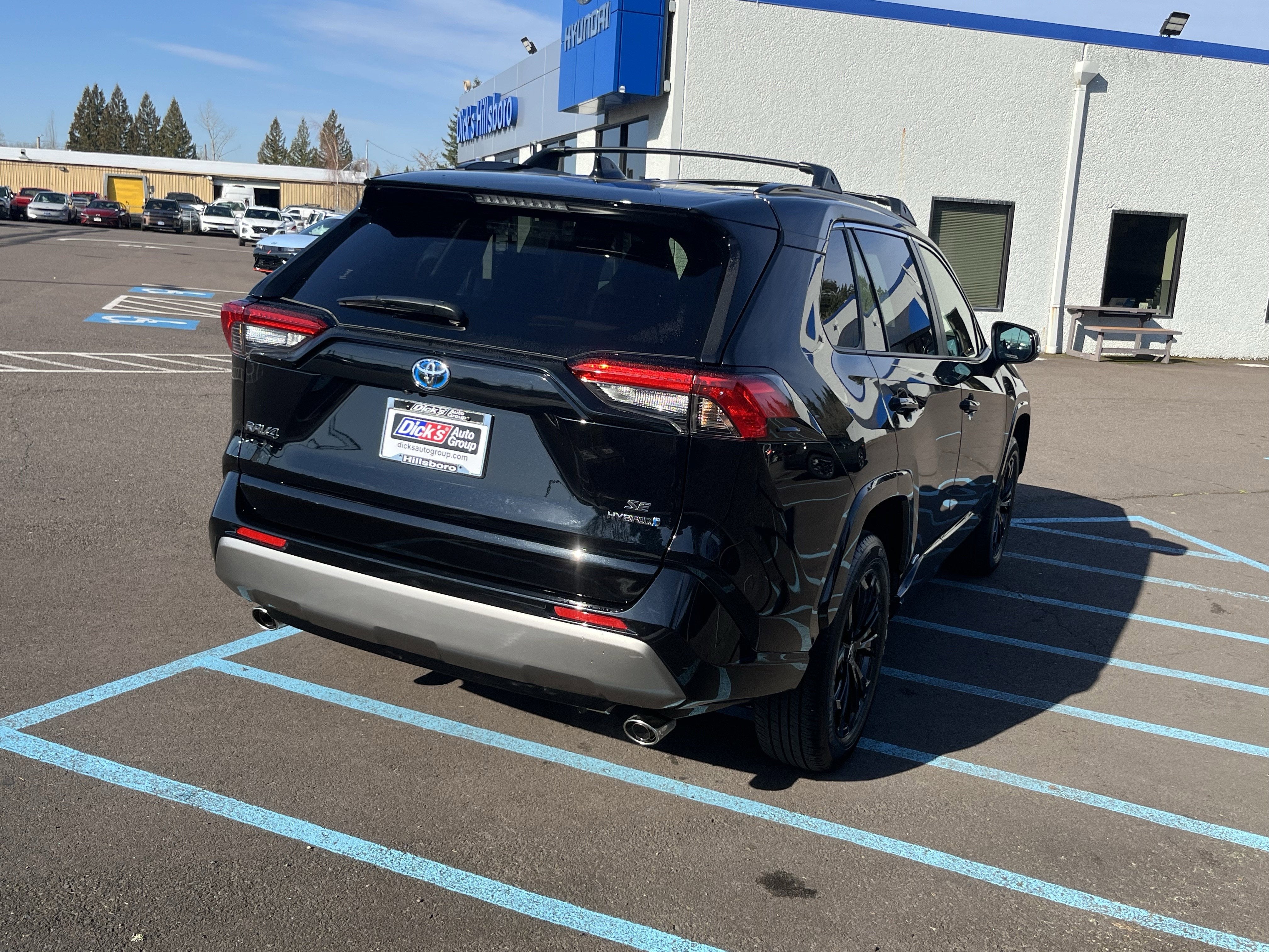 2023 Toyota RAV4 Hybrid SE